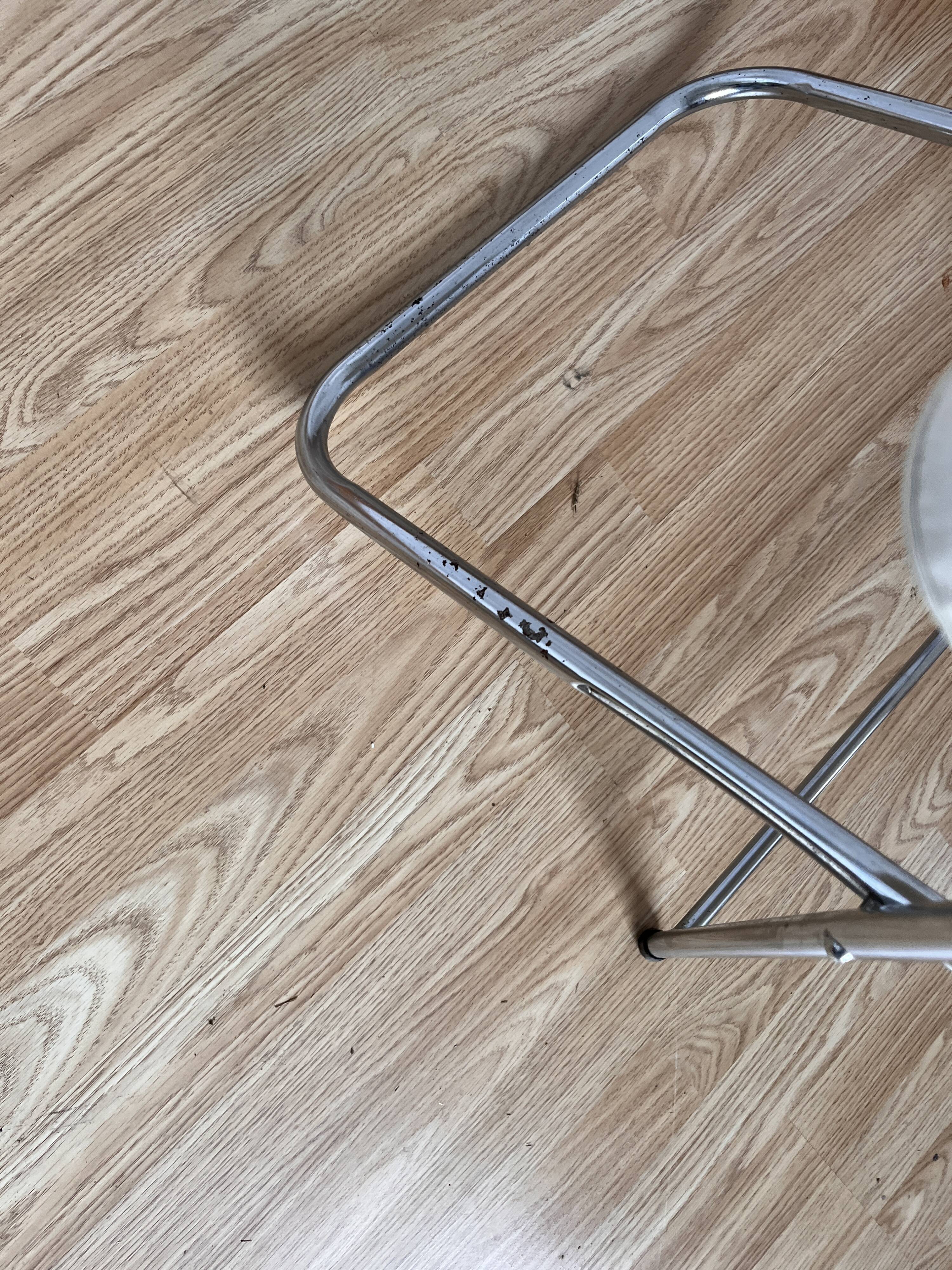 Folding chair in faux leather