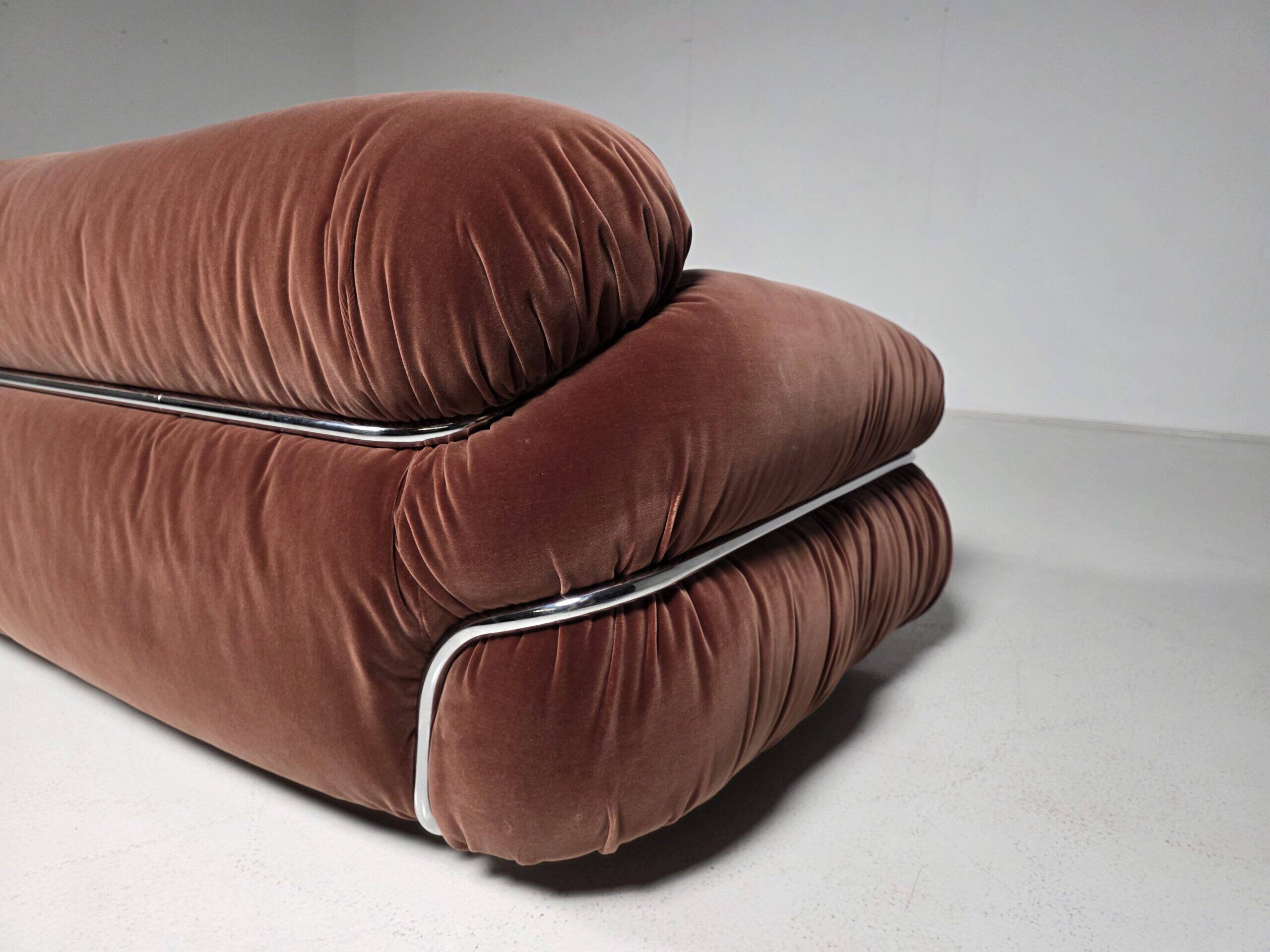Sesann sofa in dusty pink by Gianfranco Frattini for Cassina, 1970s