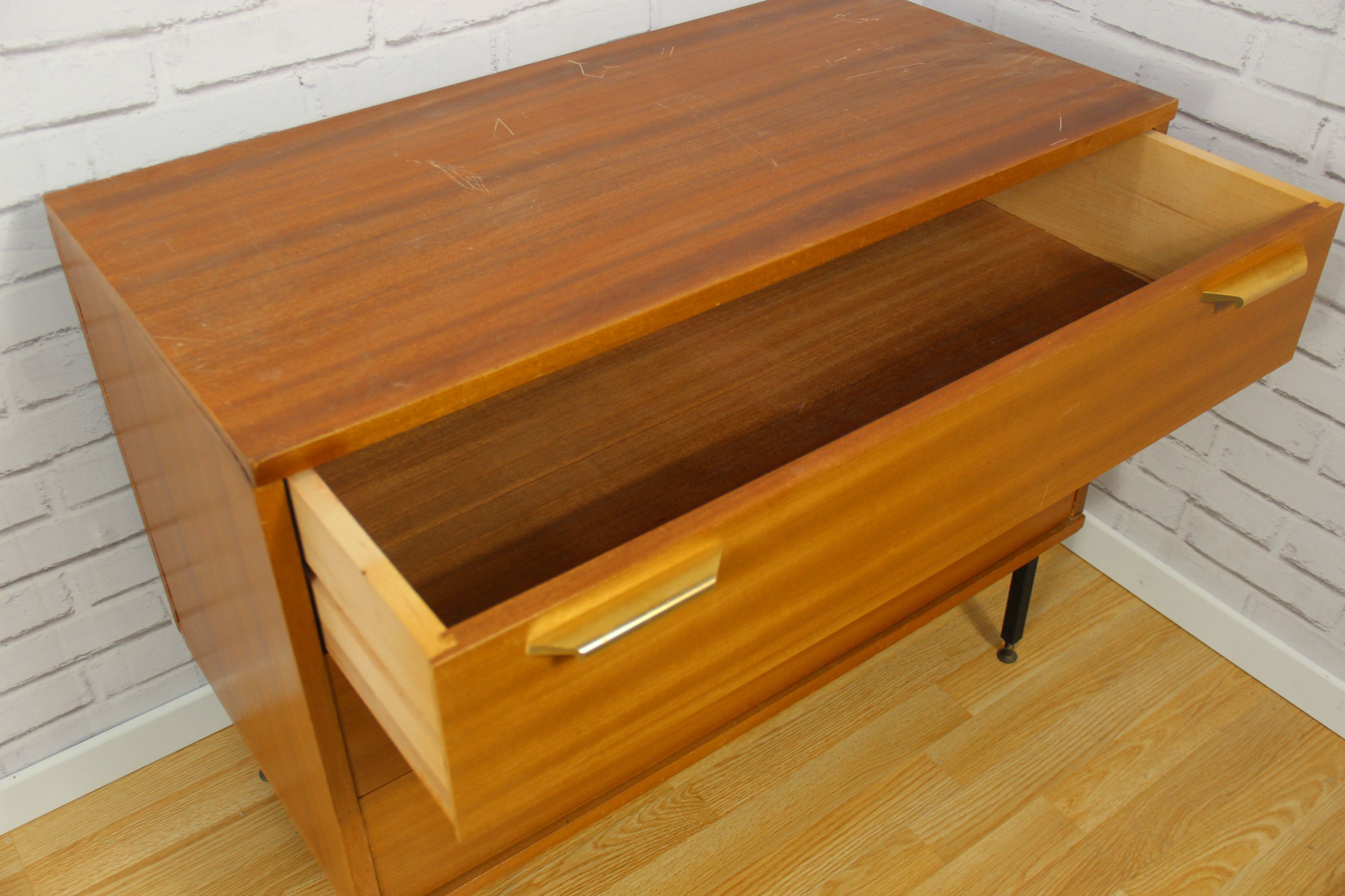 Dresser 70