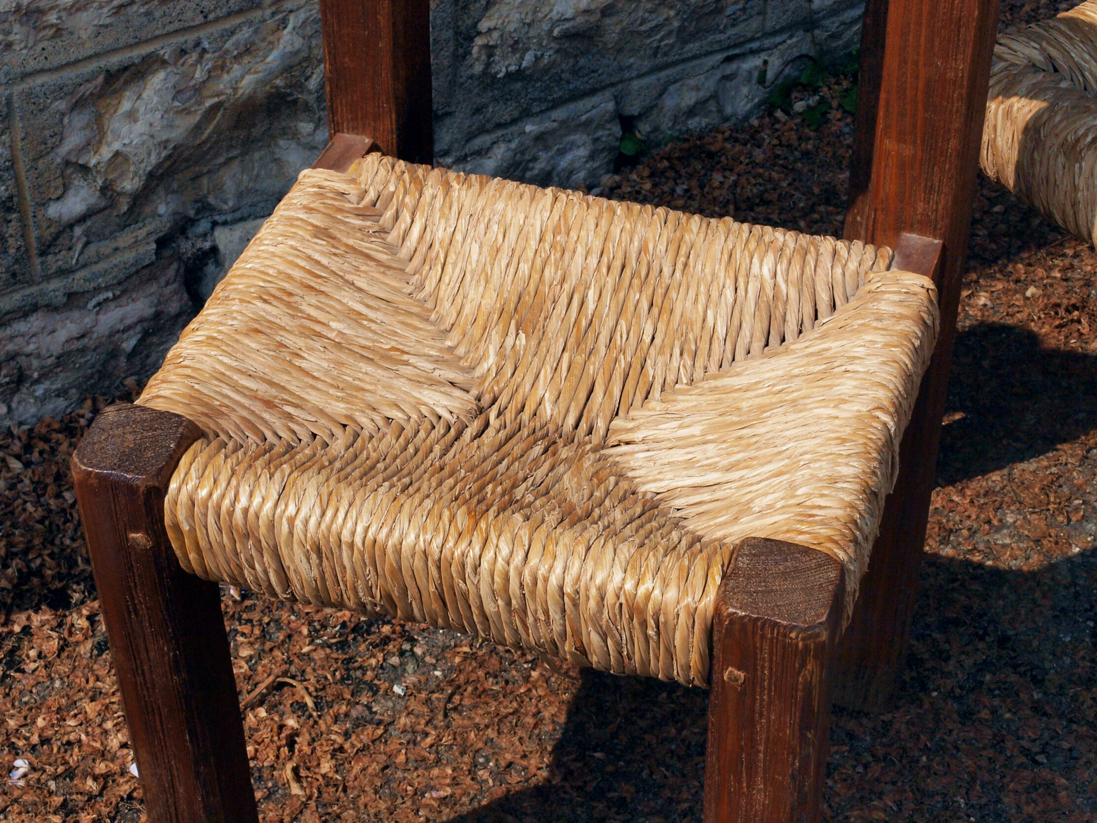 Brutalist chairs in pine and straw, France, 1950s, set of 4