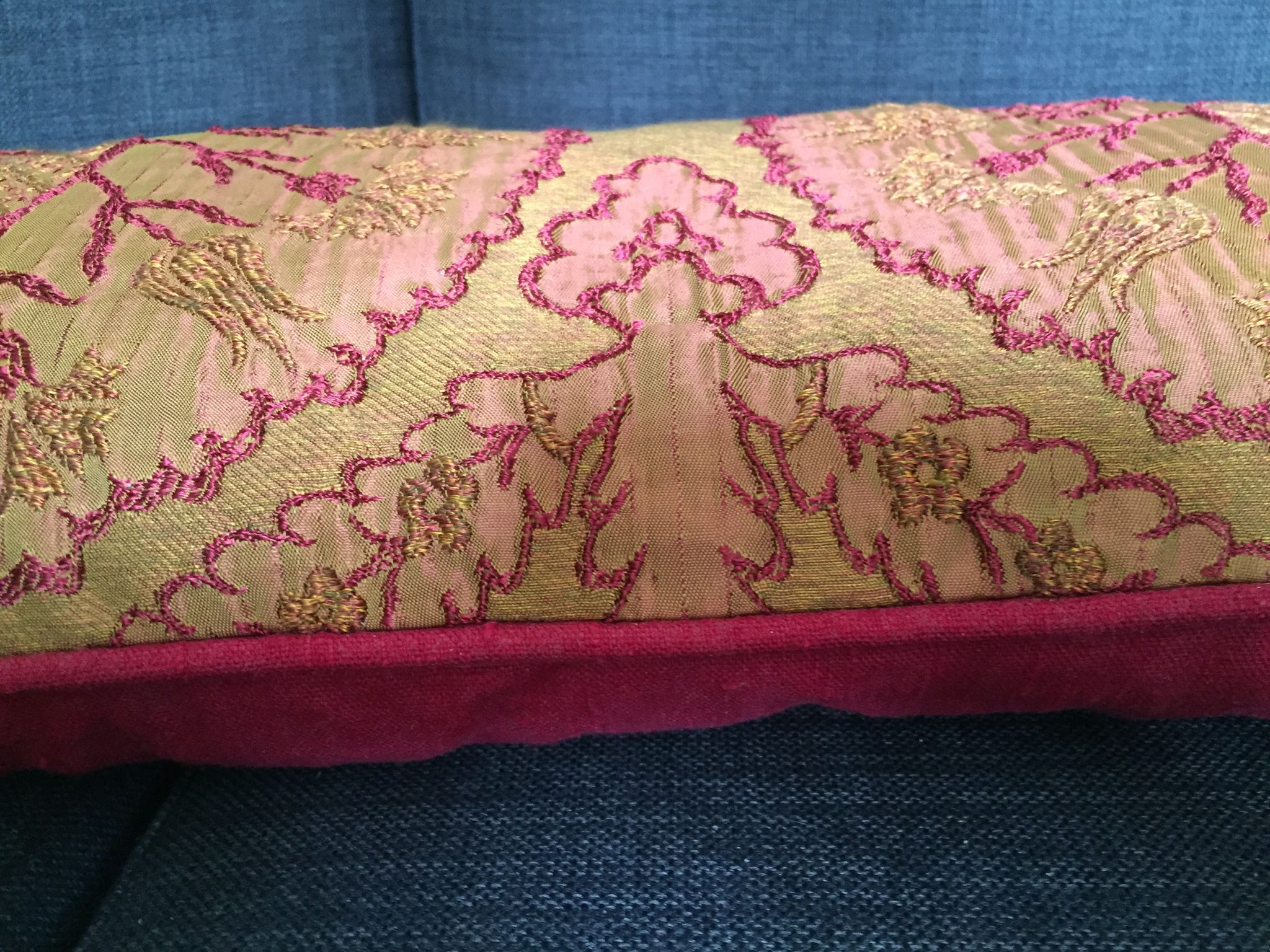 Decorative pillow case in brocade with ottoman turkish 16th century motifs