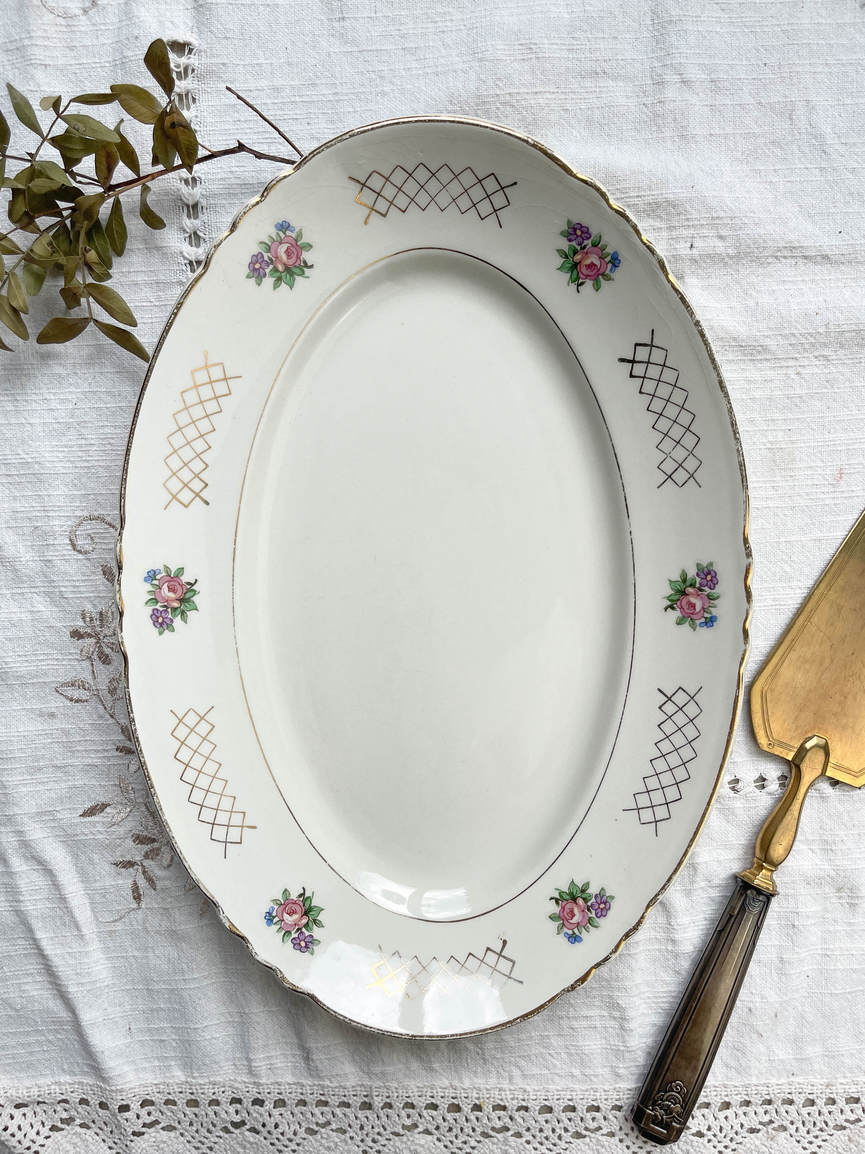 Vintage oval dish in flowered earthenware Moulin des Loups model "Cordoba"