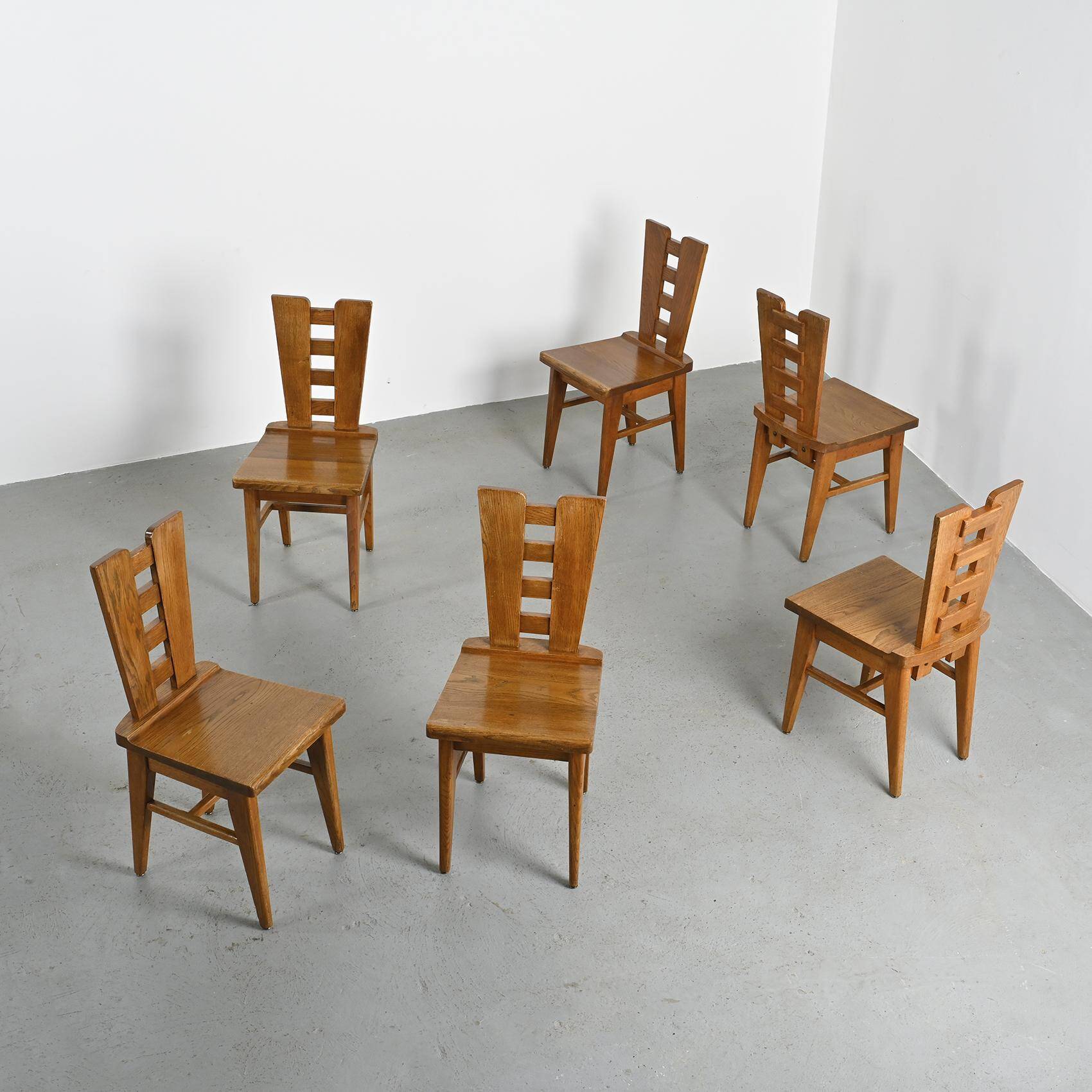 Ensemble de six chaises en chêne par Henry Jacques Le Même, France vers 1940