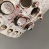 Beautiful, cylinder-shaped hanging lamp in ceramic.