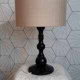 Table lamp in black lacquered turned wood.