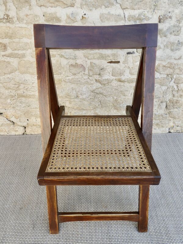 Chaise pliante en bois avec assise cannée