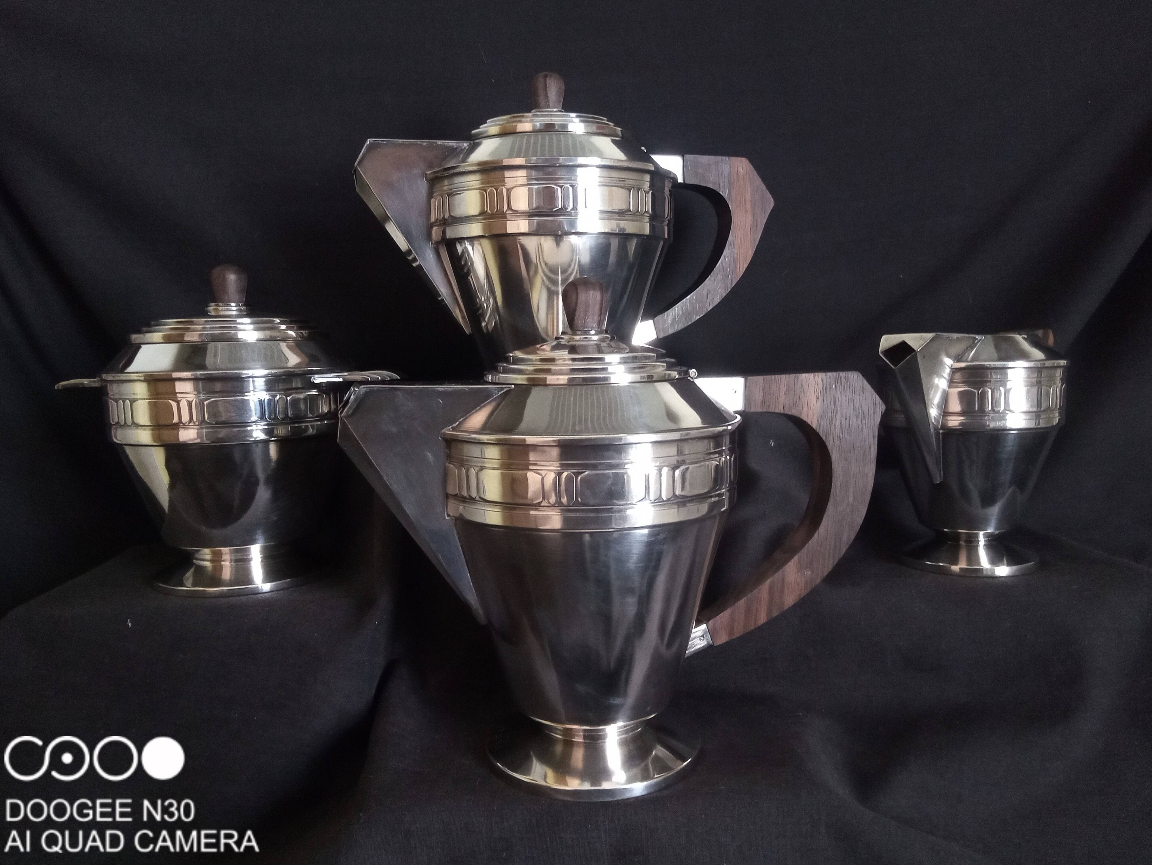 Art Deco silver-plated coffee and tea service, stamped.