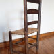 Chaise en bois et paille ancienne