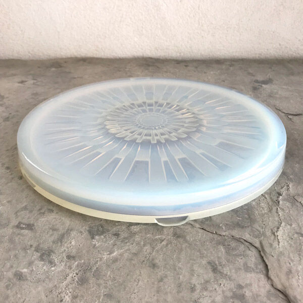 Art Deco flat underside in opalescent glass