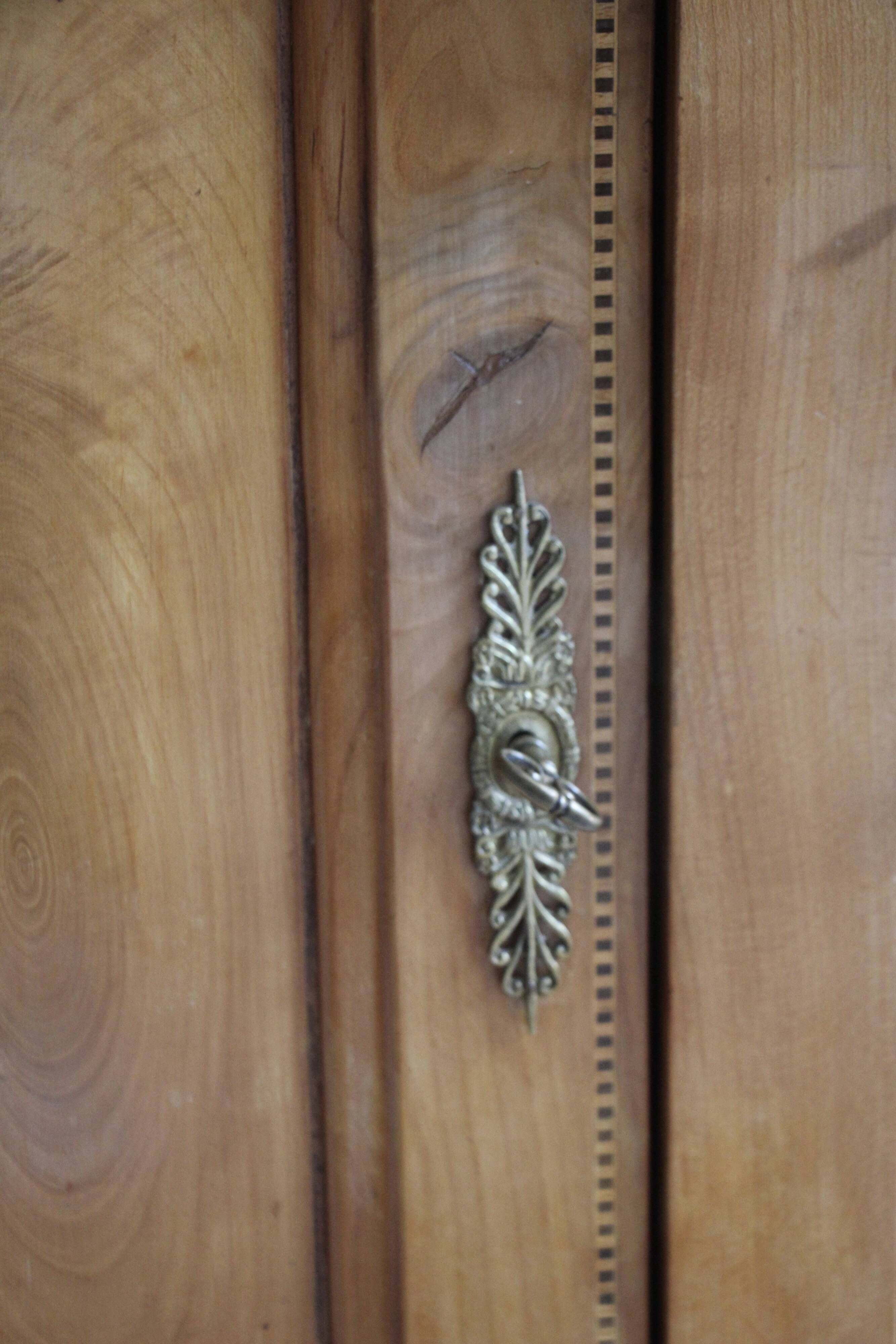 Buffet in a Restauration style enfilade