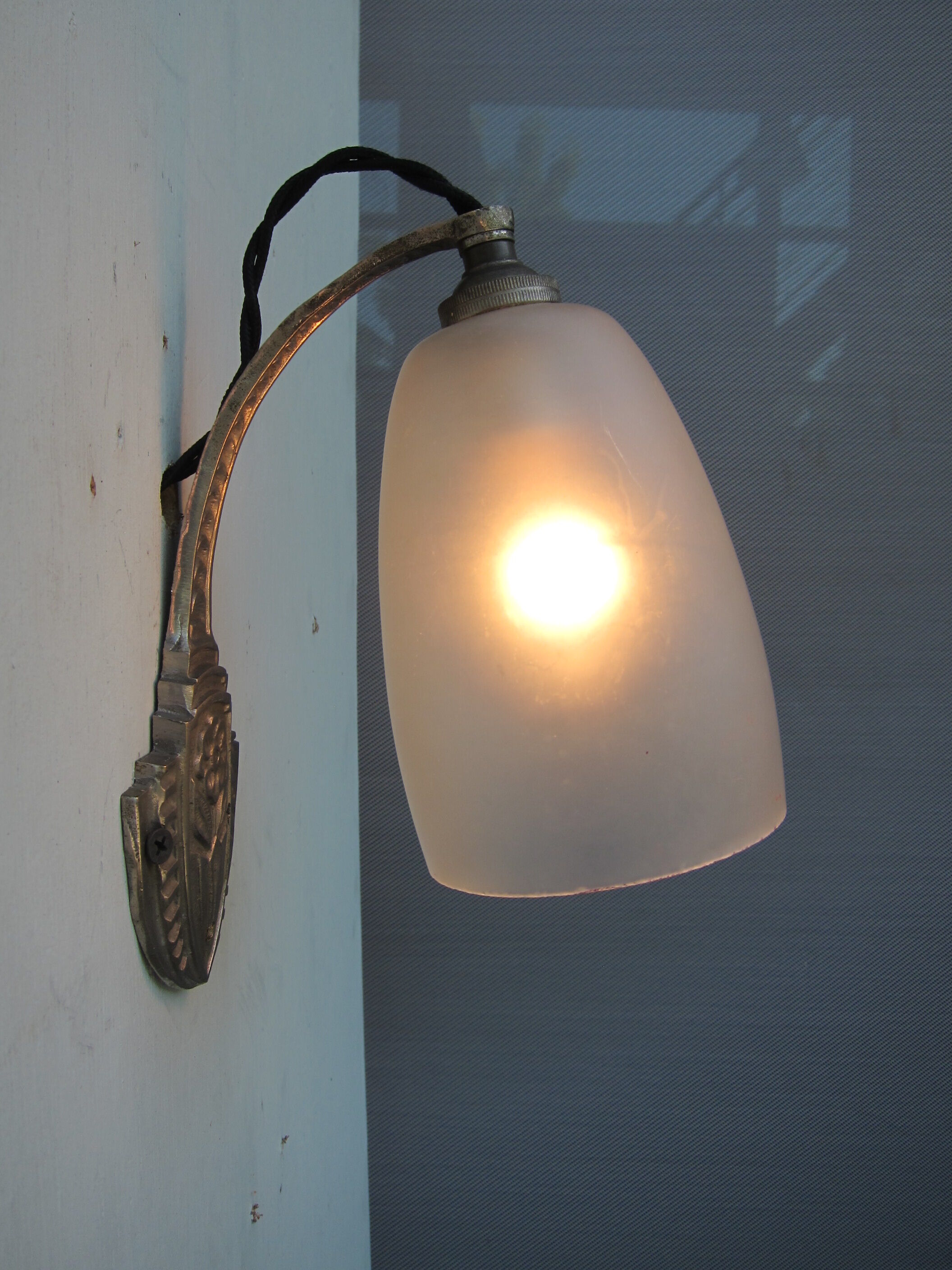 Wall light Art deco stylized flower base