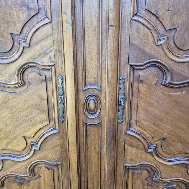 Louis XV wardrobe in blonde walnut from the 19th century, antique.