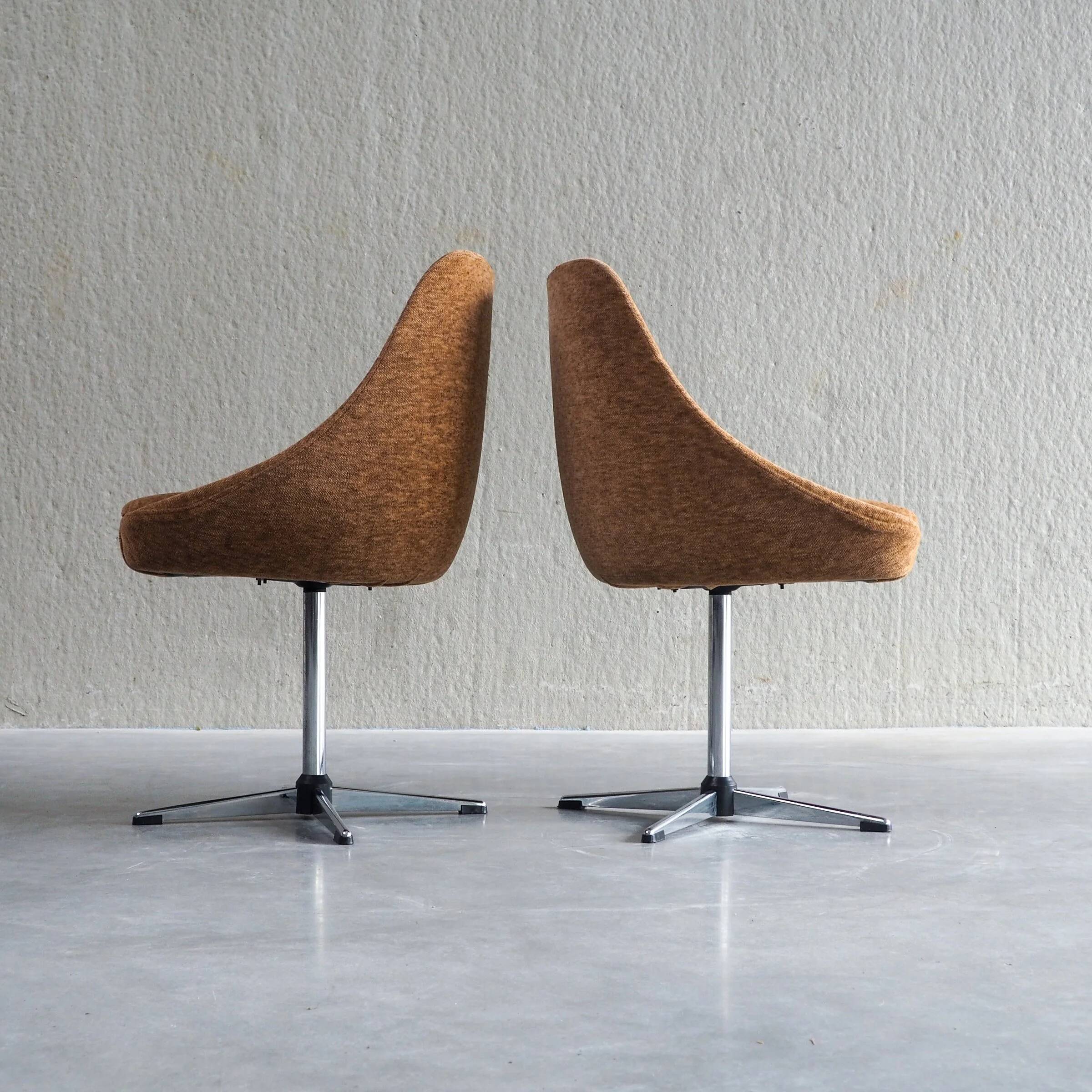 Set of 2 mid-century modern cocktail chairs