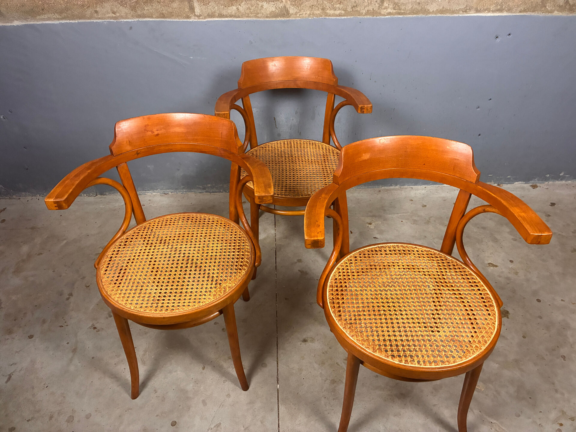 Chaises Thonet 233 Cosmos en cannage Ligna