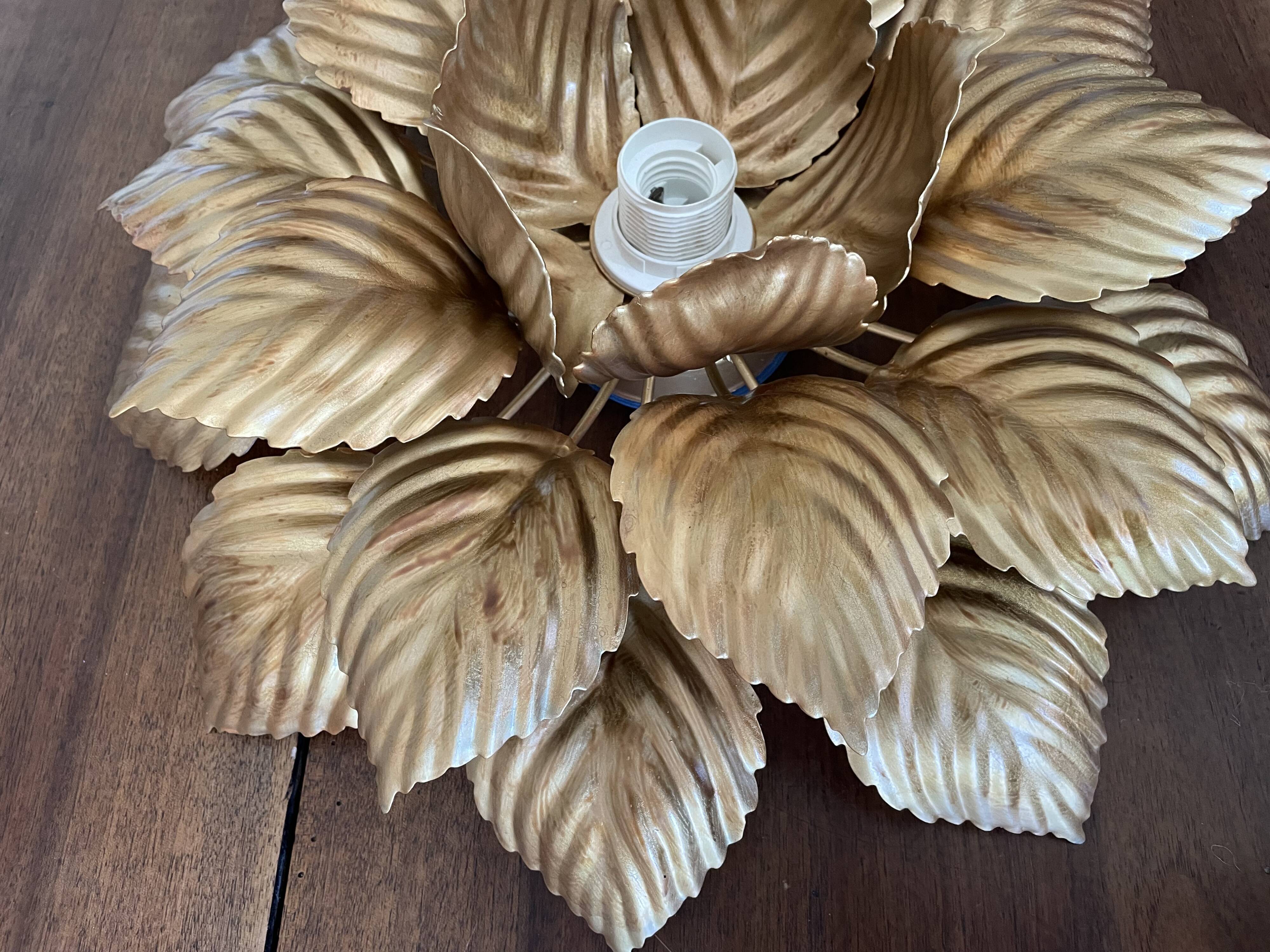 Ceiling light golden flower