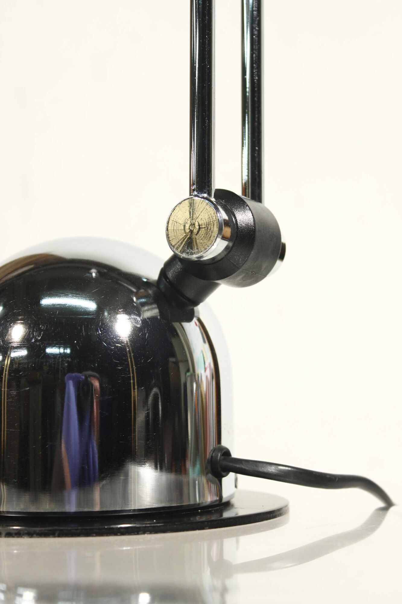 Desk lamp vintage metal chrome articulated arm post-modernist design 1980s