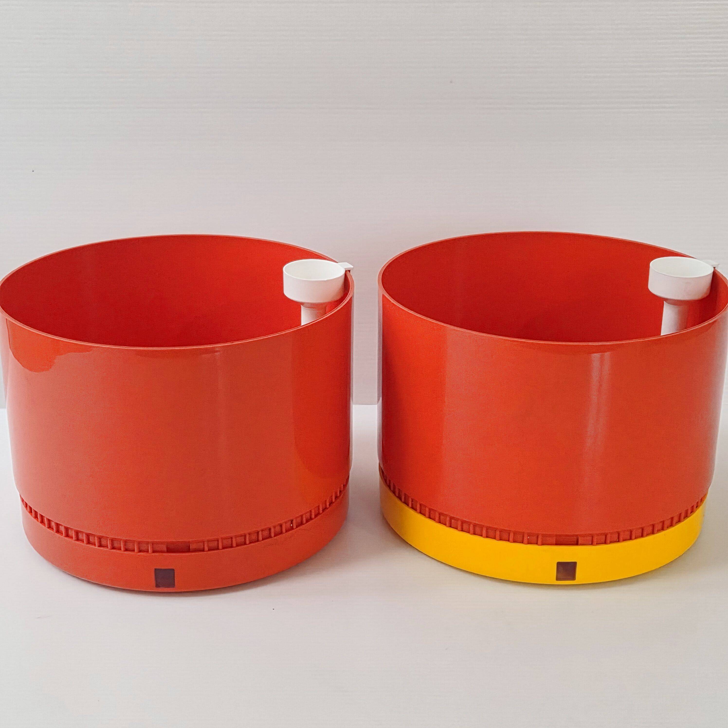 Pair of Round planters by Nena Balsari for Vastill 1970