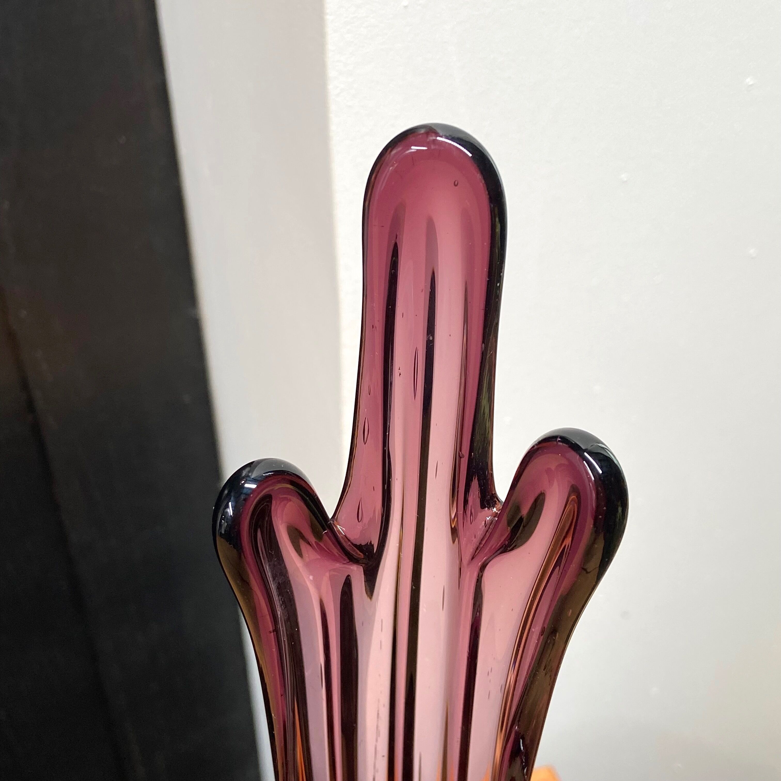 Vase soliflore en verre soufflé couleur améthyste