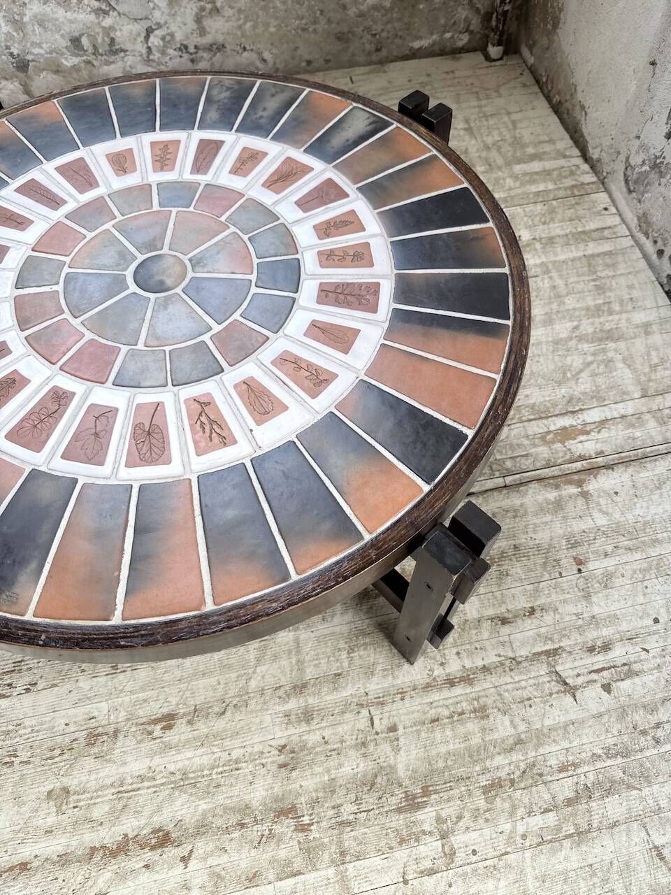 Round coffee table Roger Capron herbarium terracotta