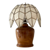 Lampe en nacre et bois d’olivier