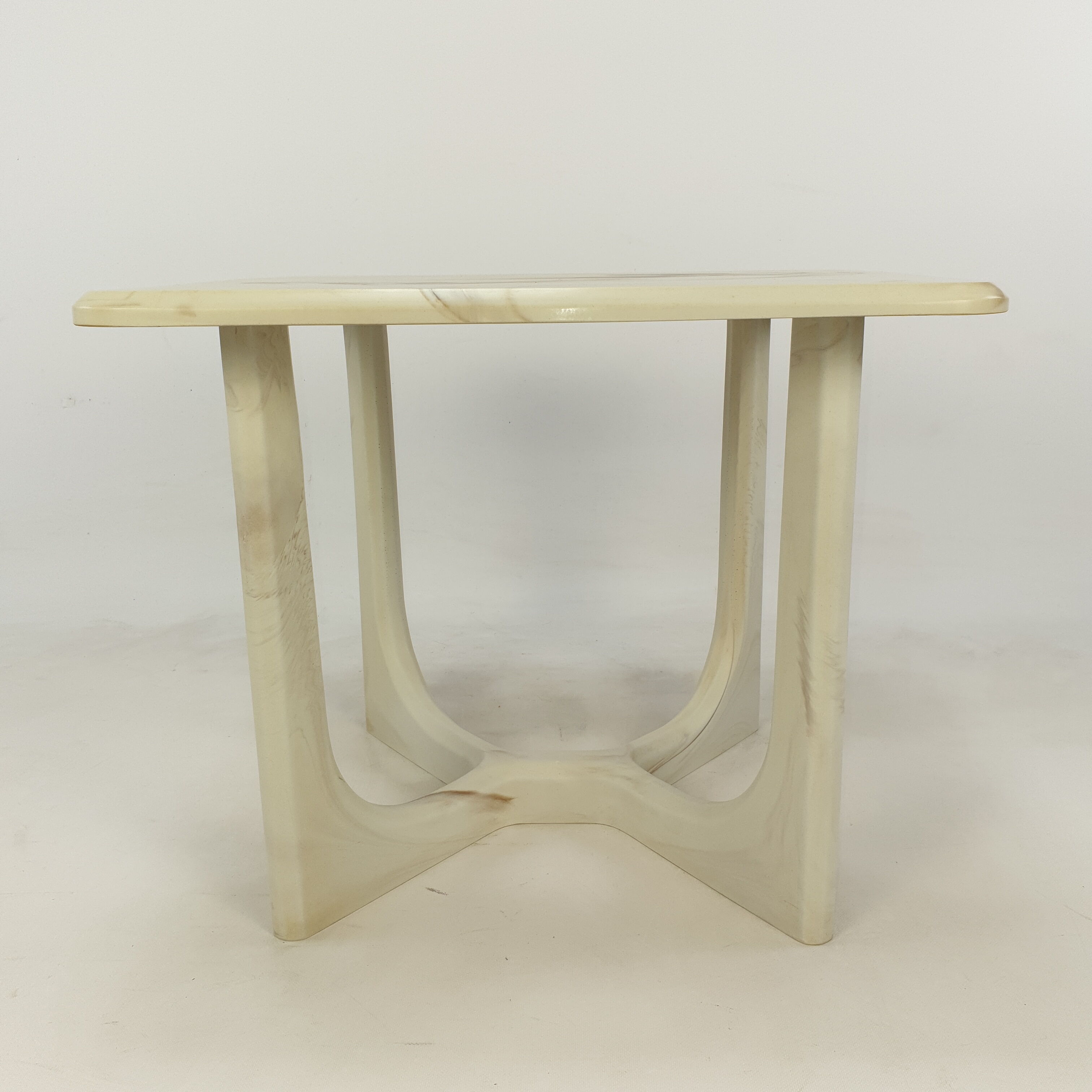 Table basse italienne marmorino du milieu du siècle, années 1950