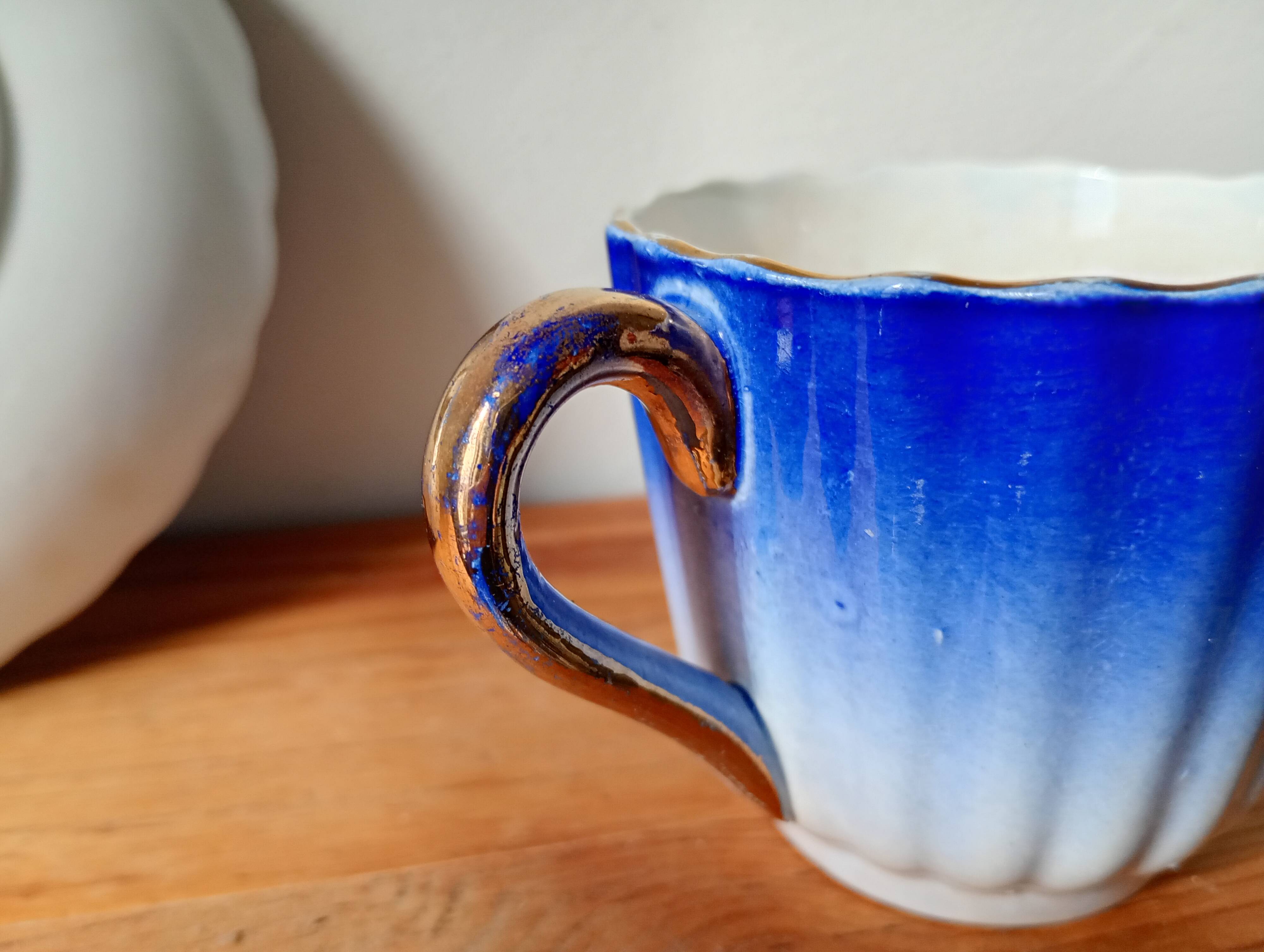Blue cup Digoin Sarreguemines
