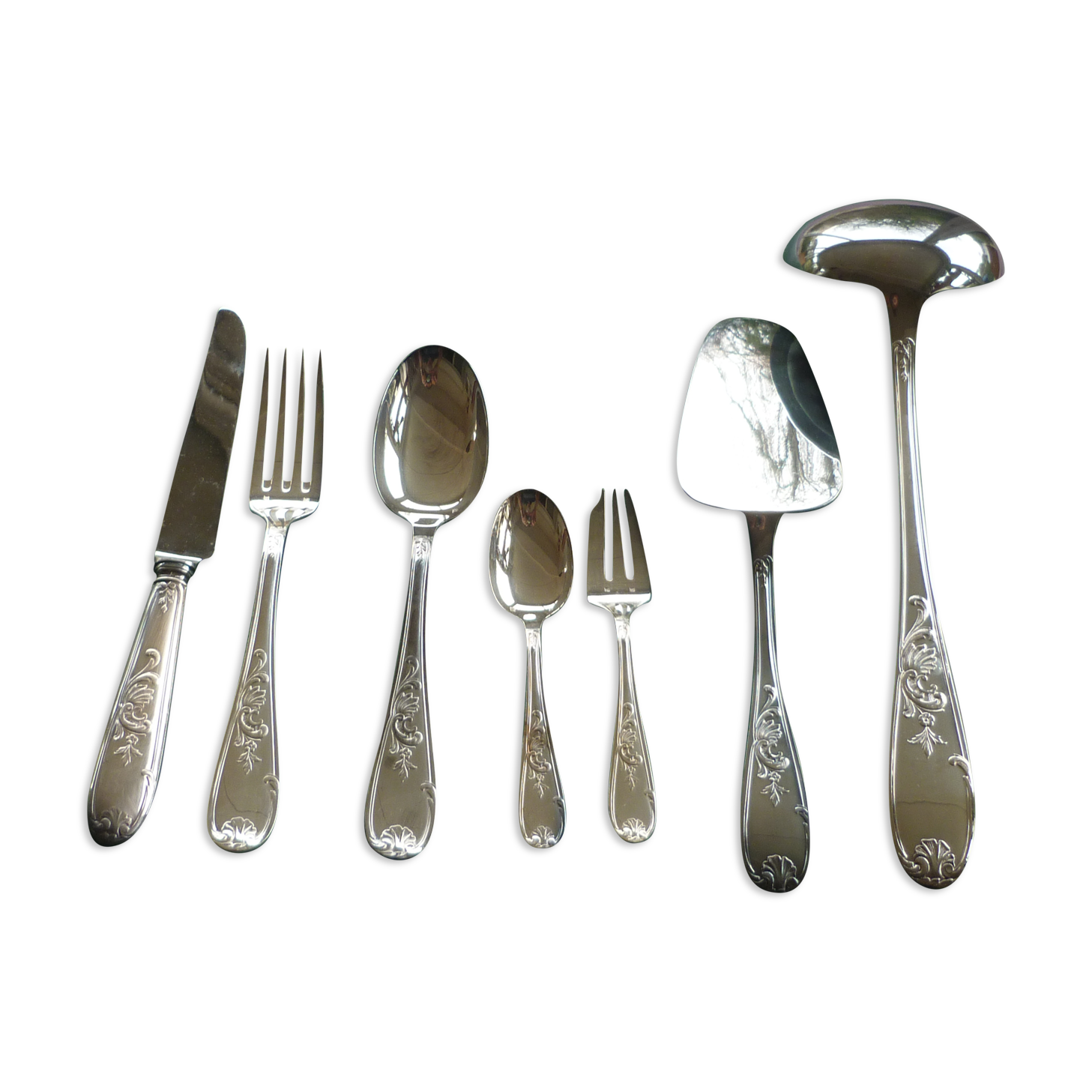 Cutlery set of 62 pieces in silver metal