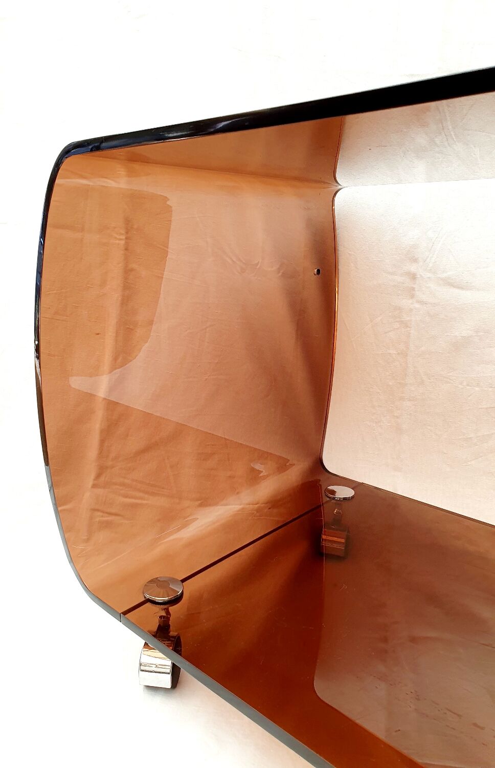 Meuble d'appoint en plexiglas fumé marron