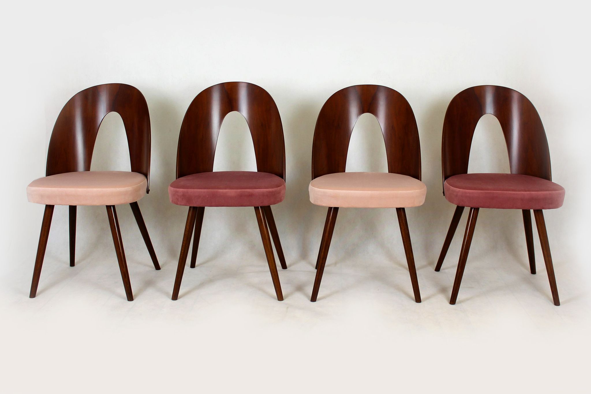 Chaises de salle à manger par Antonin Suman, années 1960