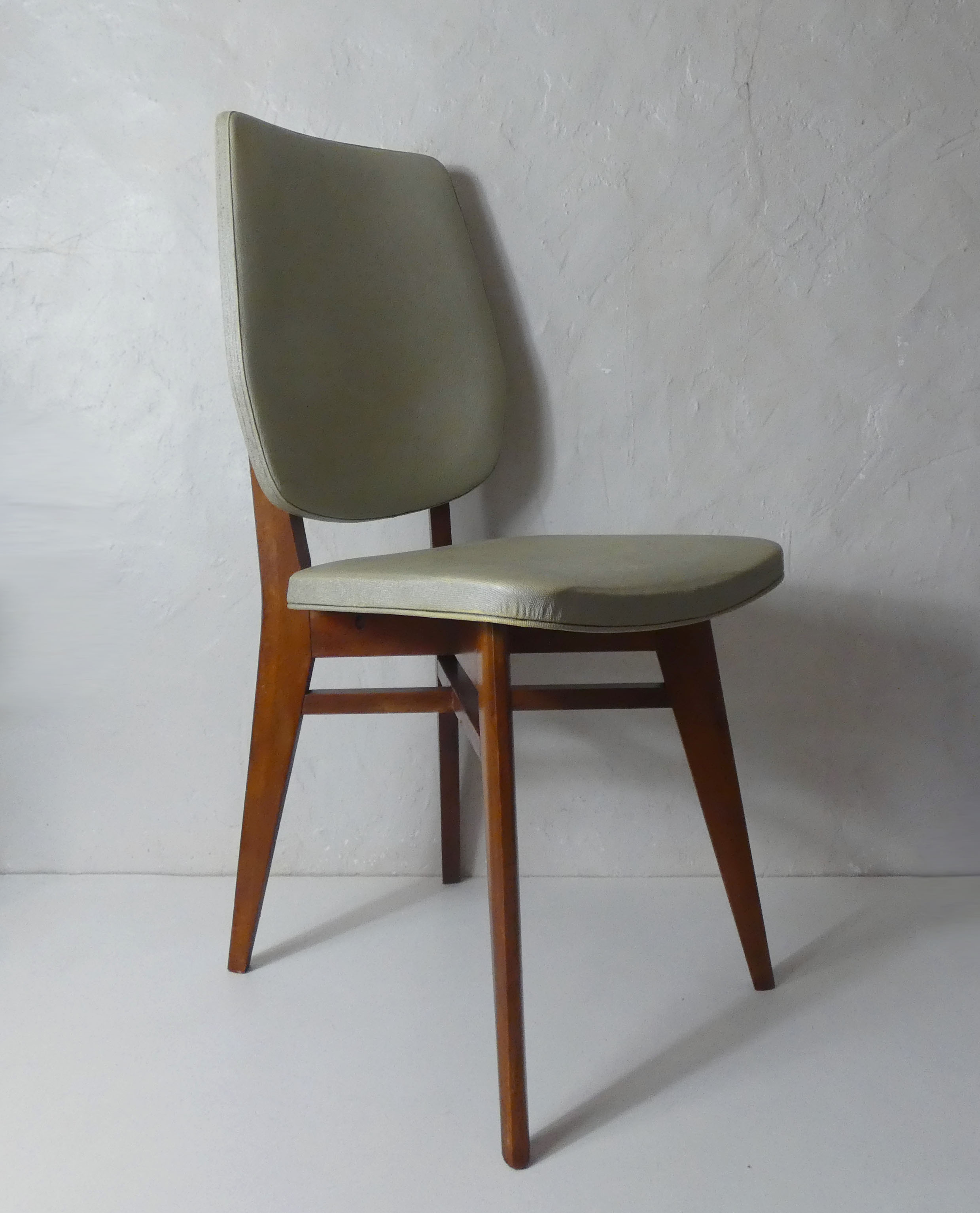 Vintage office chair with compass legs