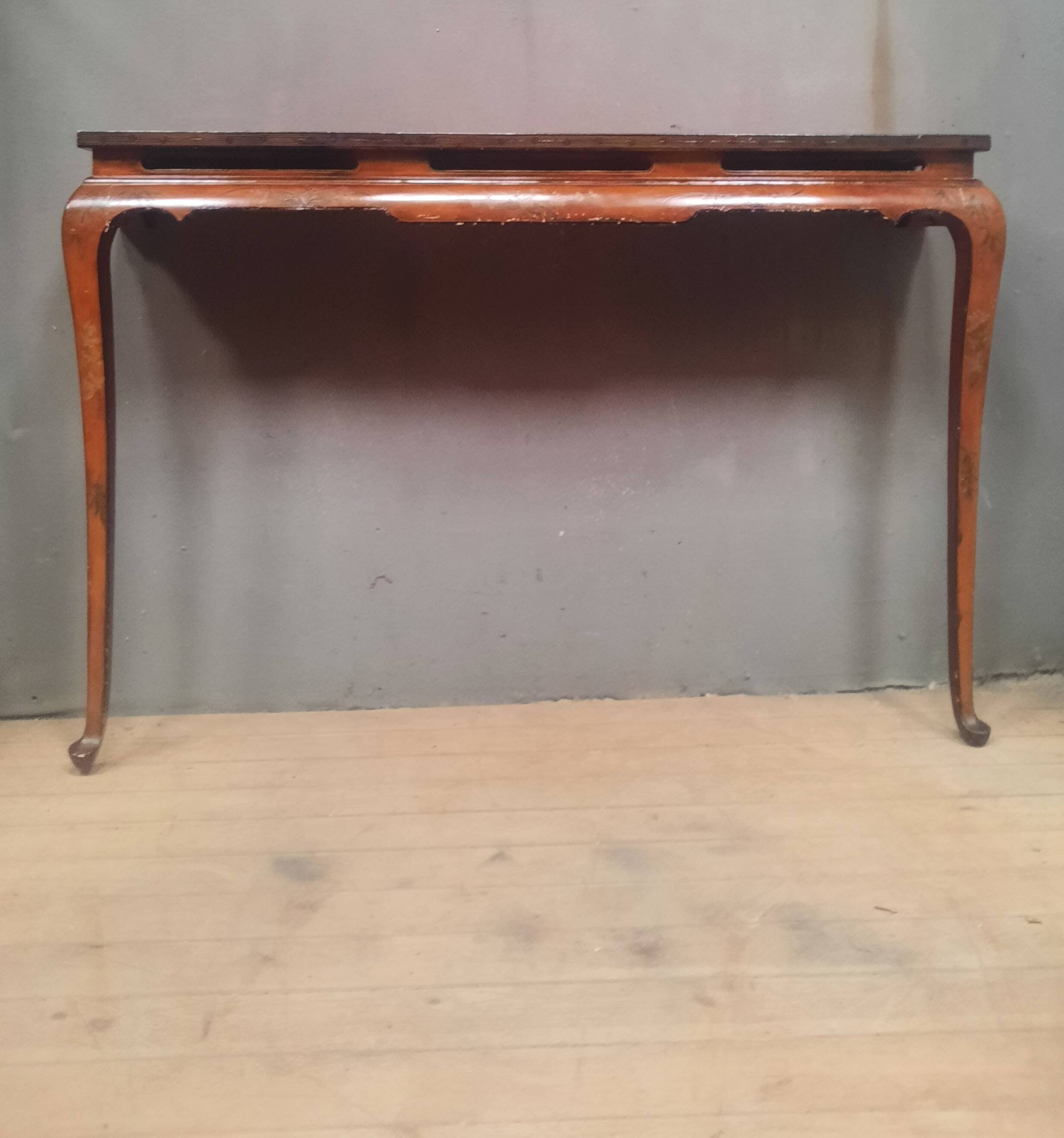Console étroite d extreme orient