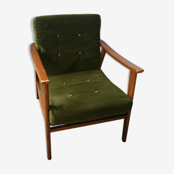 Fauteuil vintage aux formes scandinaves