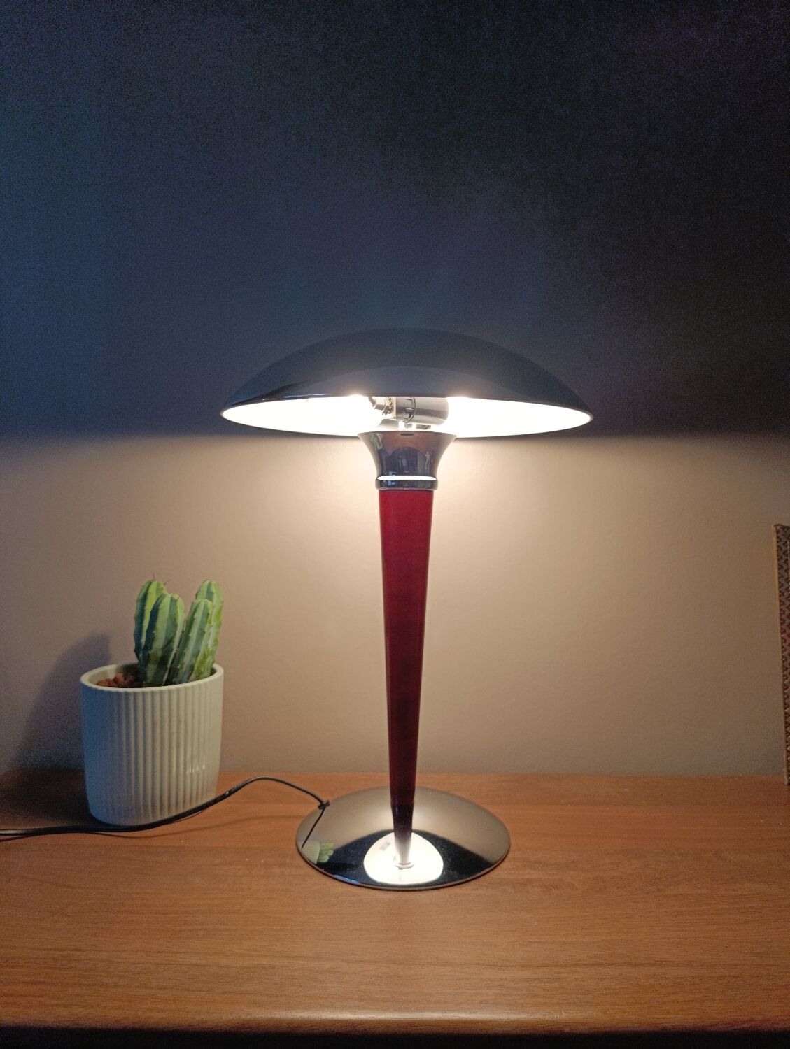 Mushroom or liner desk lamp, Art Deco style 1980s