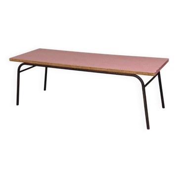 Grande table de réfectoire en formica rose et metal numéro 4