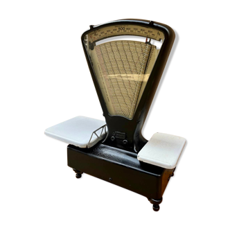 Ancient black lutrana balance