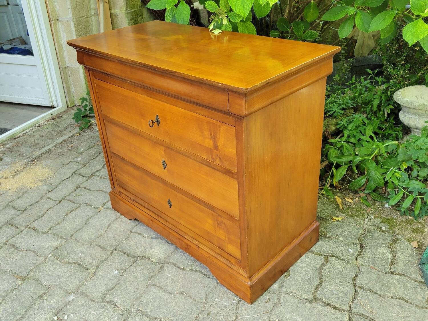 Louis Philippe cherry chest of drawers with lock