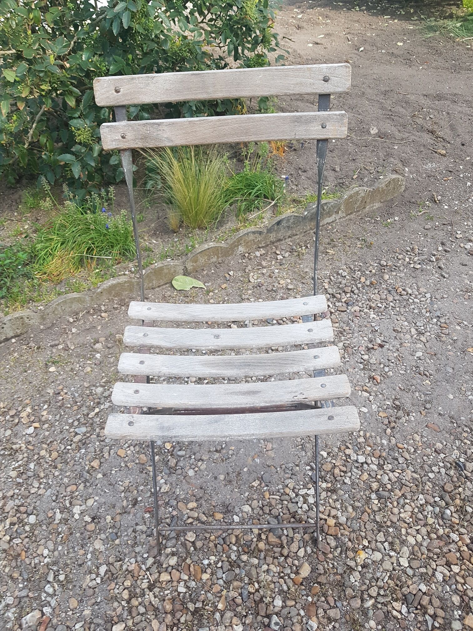 Folding bistro chair with slats
