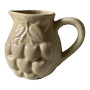 Pot à lait ou carafe barbotine