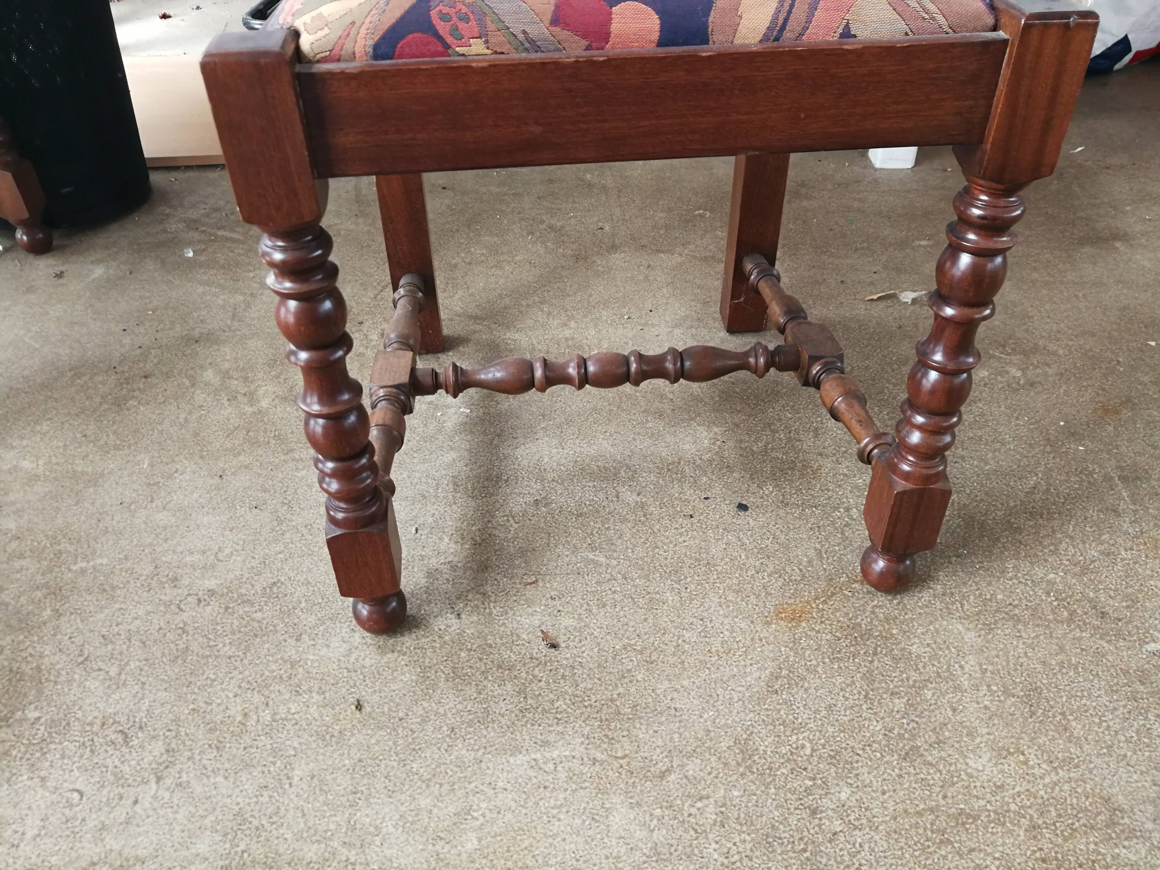 Set of 12 reception chairs