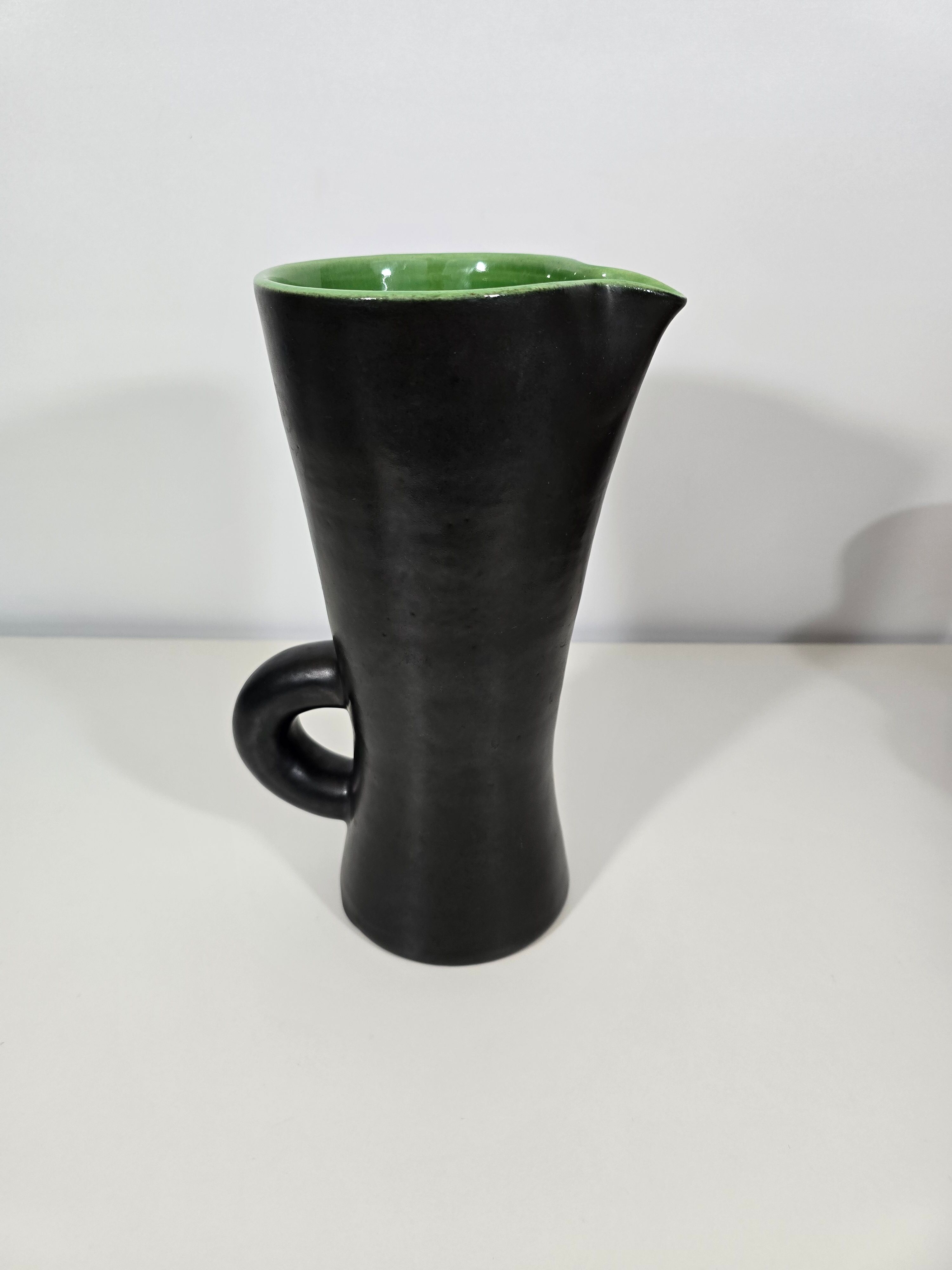 Pitcher and 6 cups model 860 by Pol Chambost in ceramic from around 1950.
