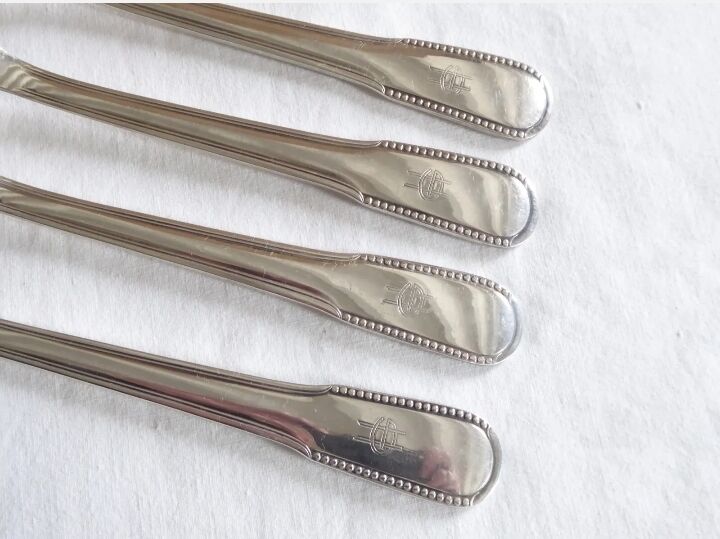 Silver metal forks, BB
