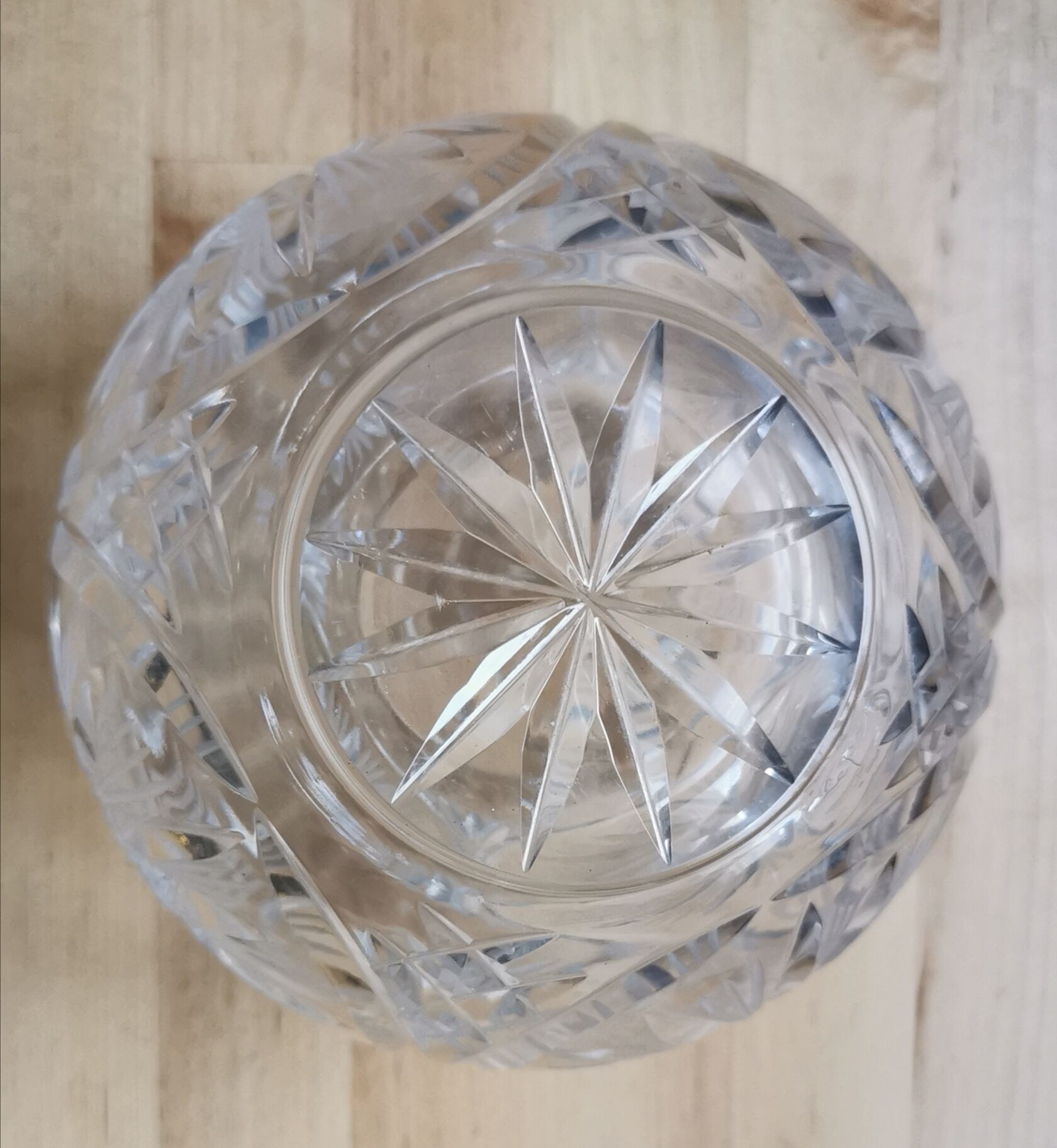 Vase cut crystal ball