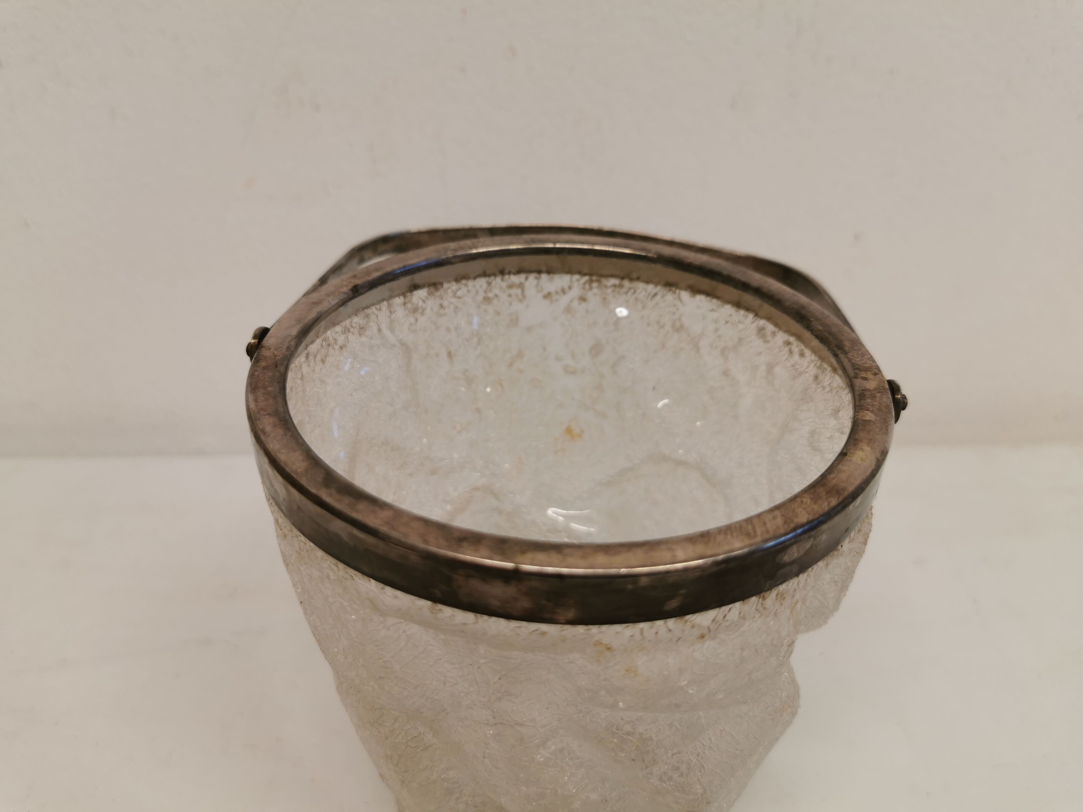 Old, vintage and super delicious ice bucket in frosted glass with stain silver/metal ring and handle