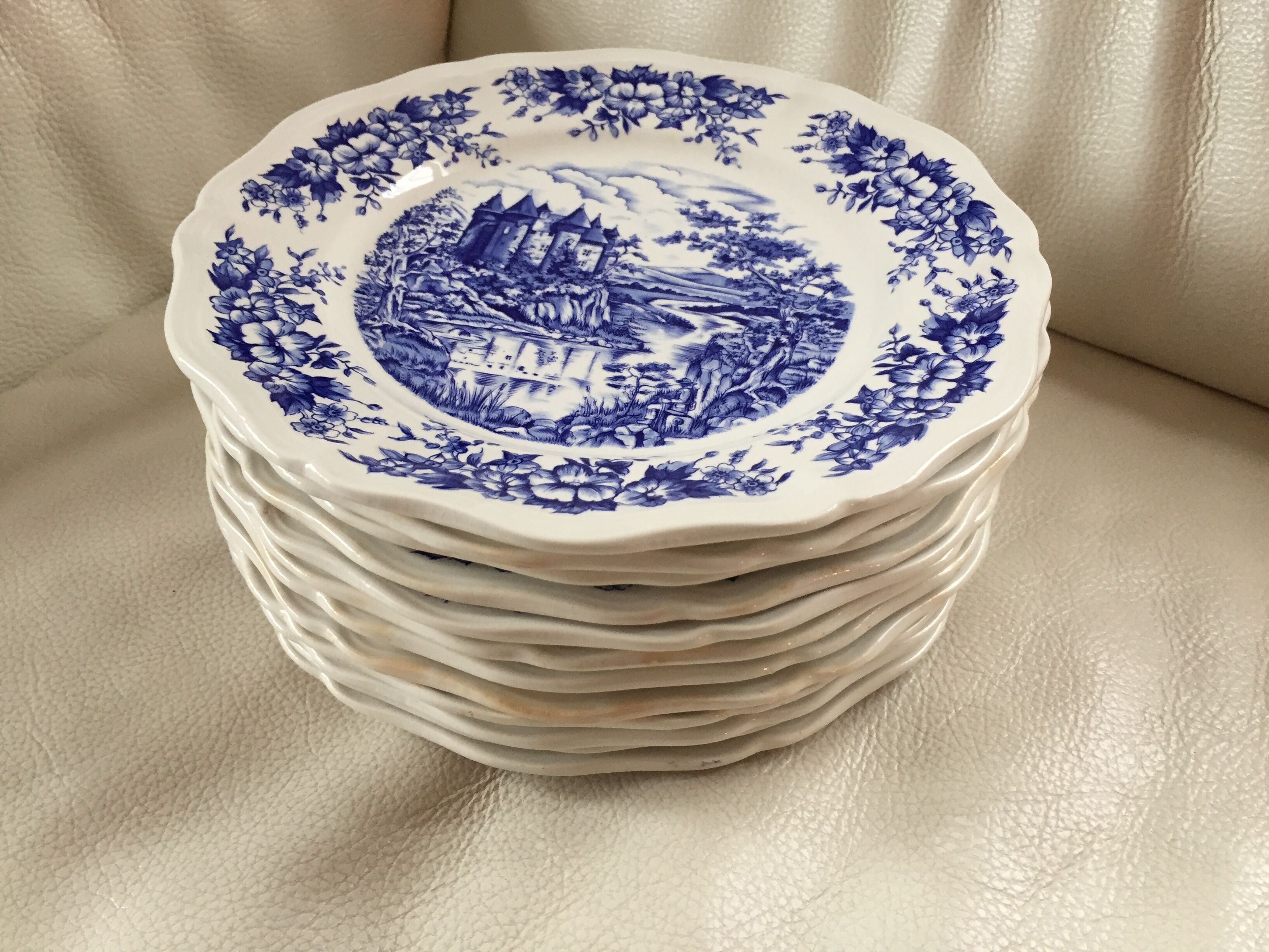 Twelve vintage flat plates Sarreguemines Model Castle