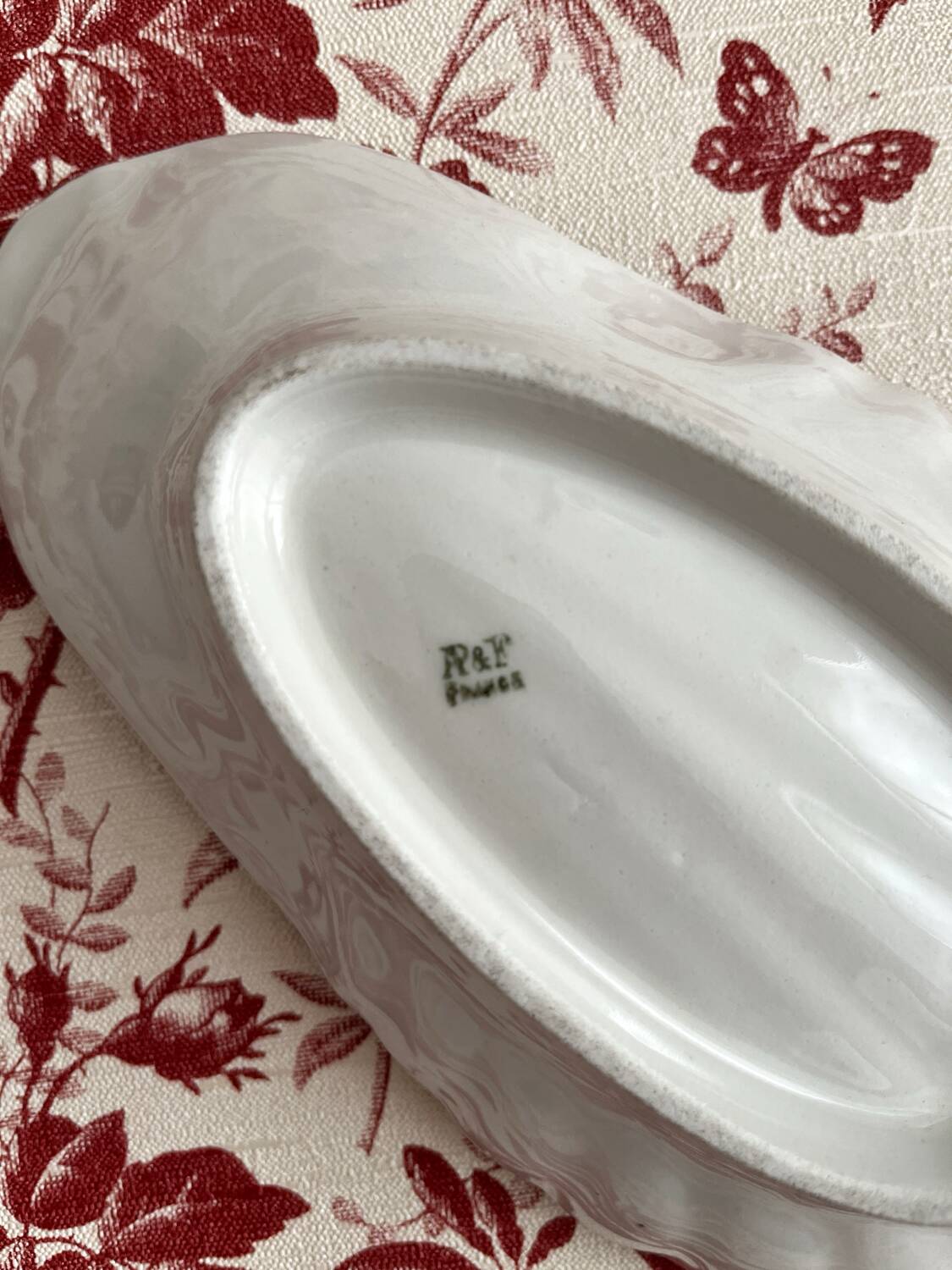 Antique porcelain shell ramekin dish (#1)