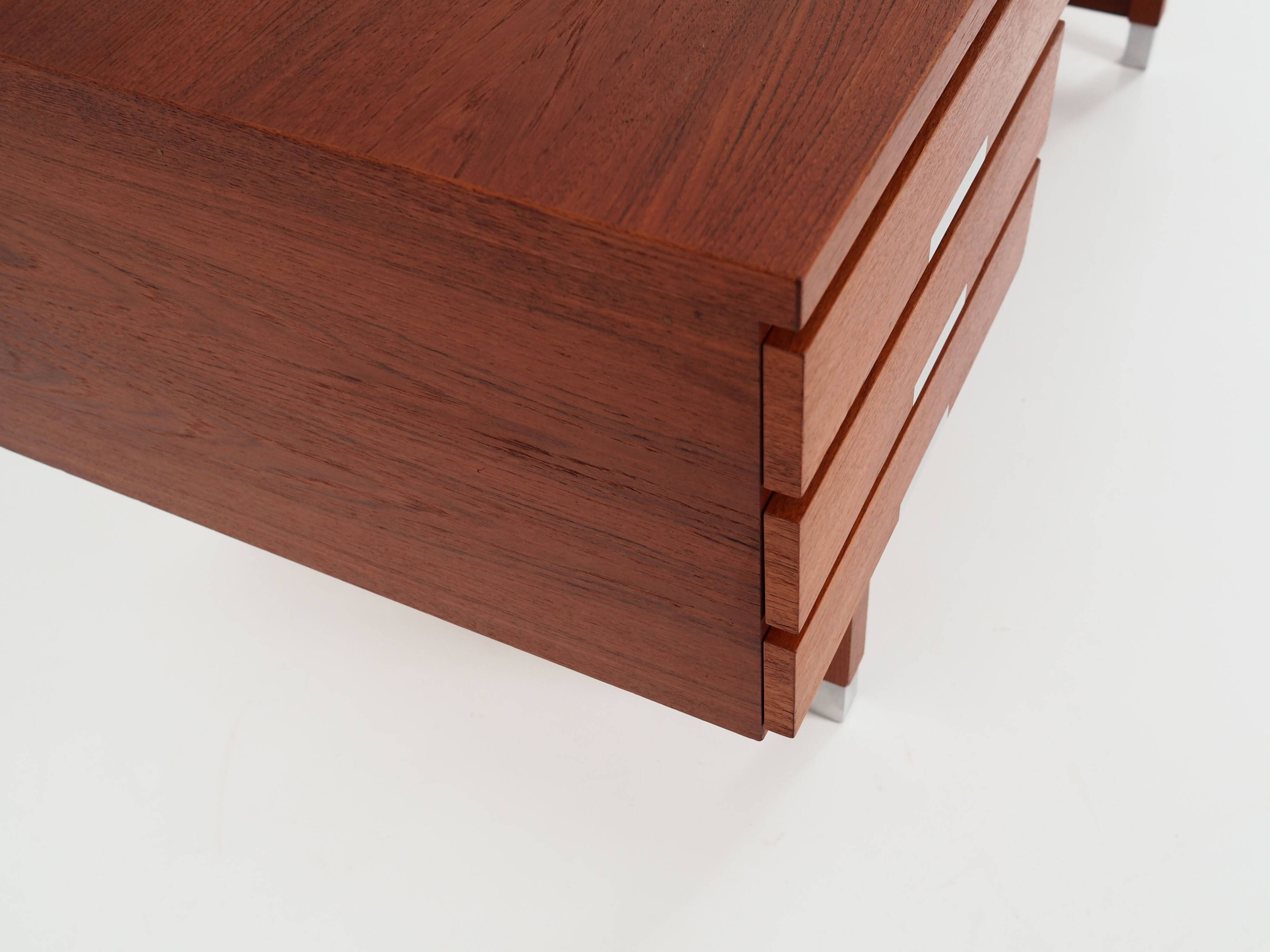 Teak desk, Danish design, 1970s, manufacturer: Eigil Petersens Møbelfabrik