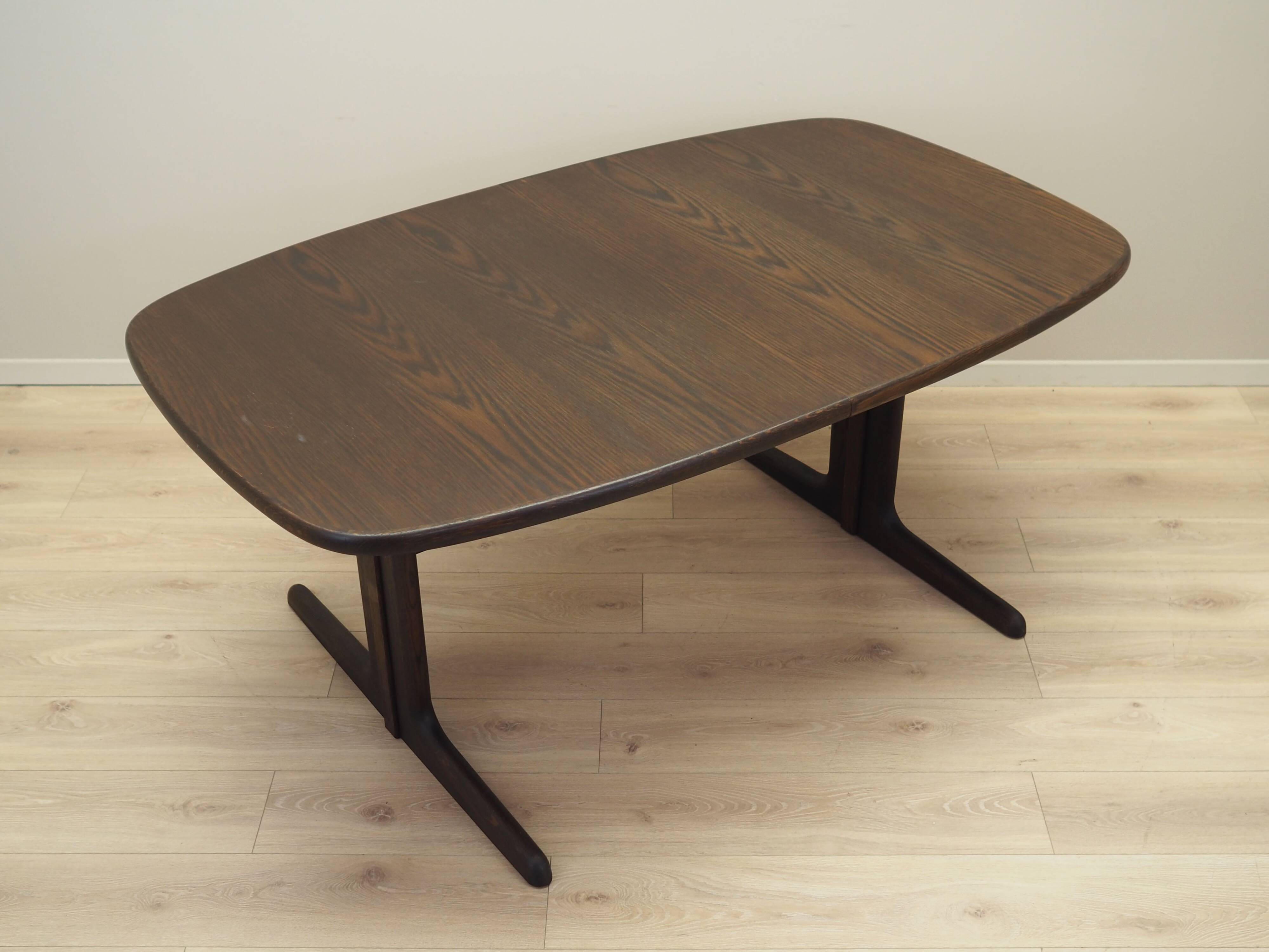 Oak table, Danish design, 1970s, manufacturer: Skovby