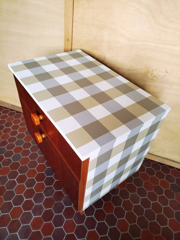 Chevet bois et vichy