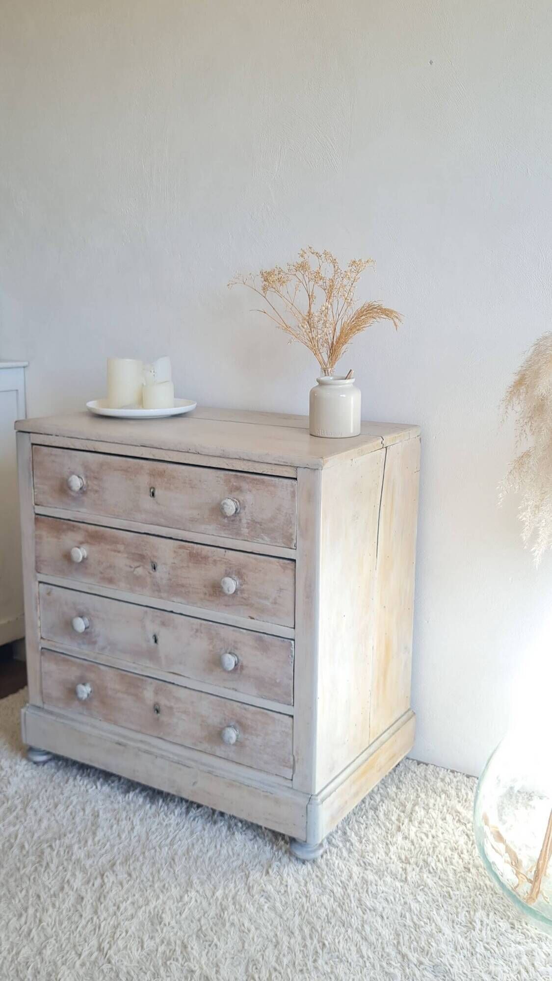 Antique English-style commode