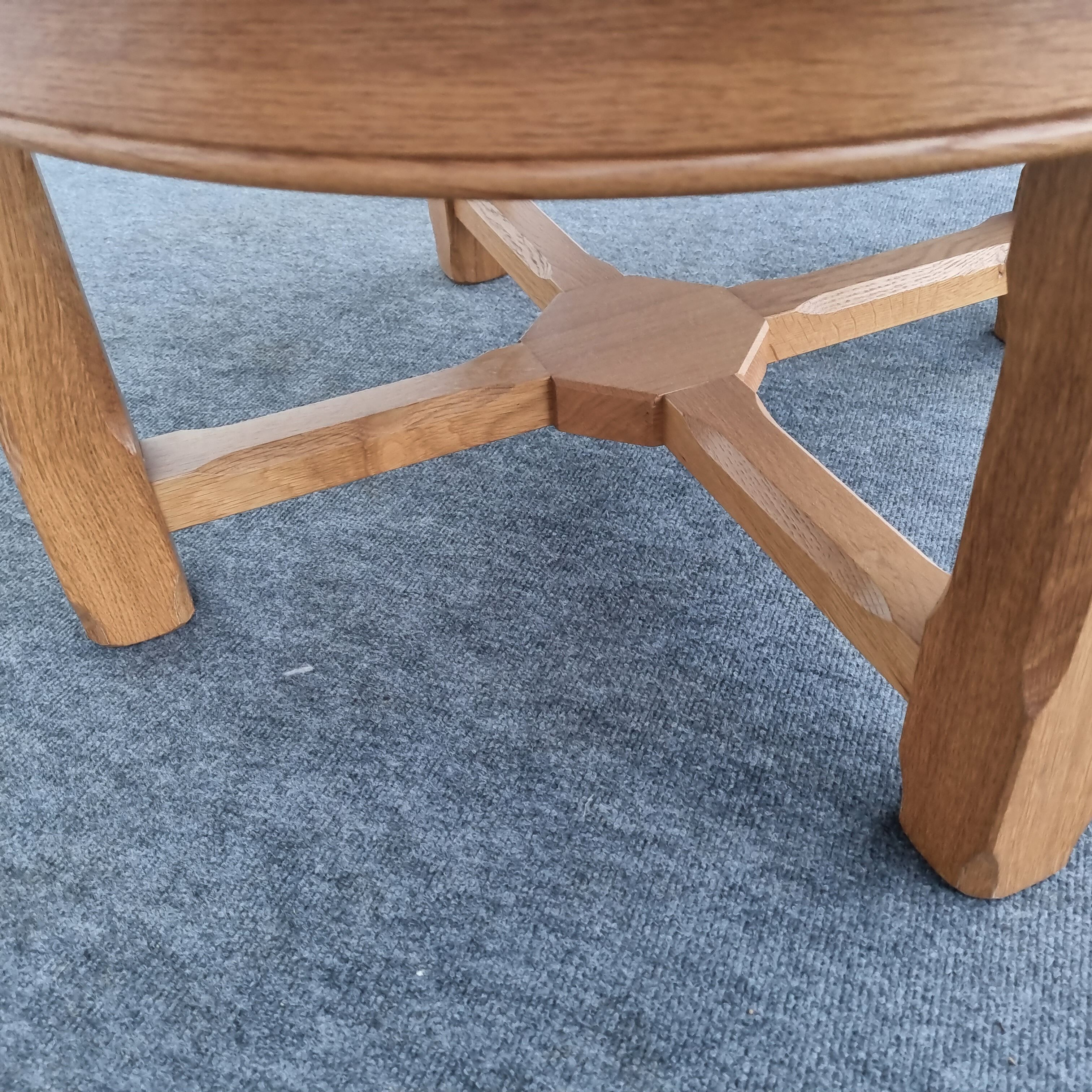 Round coffee table 1980